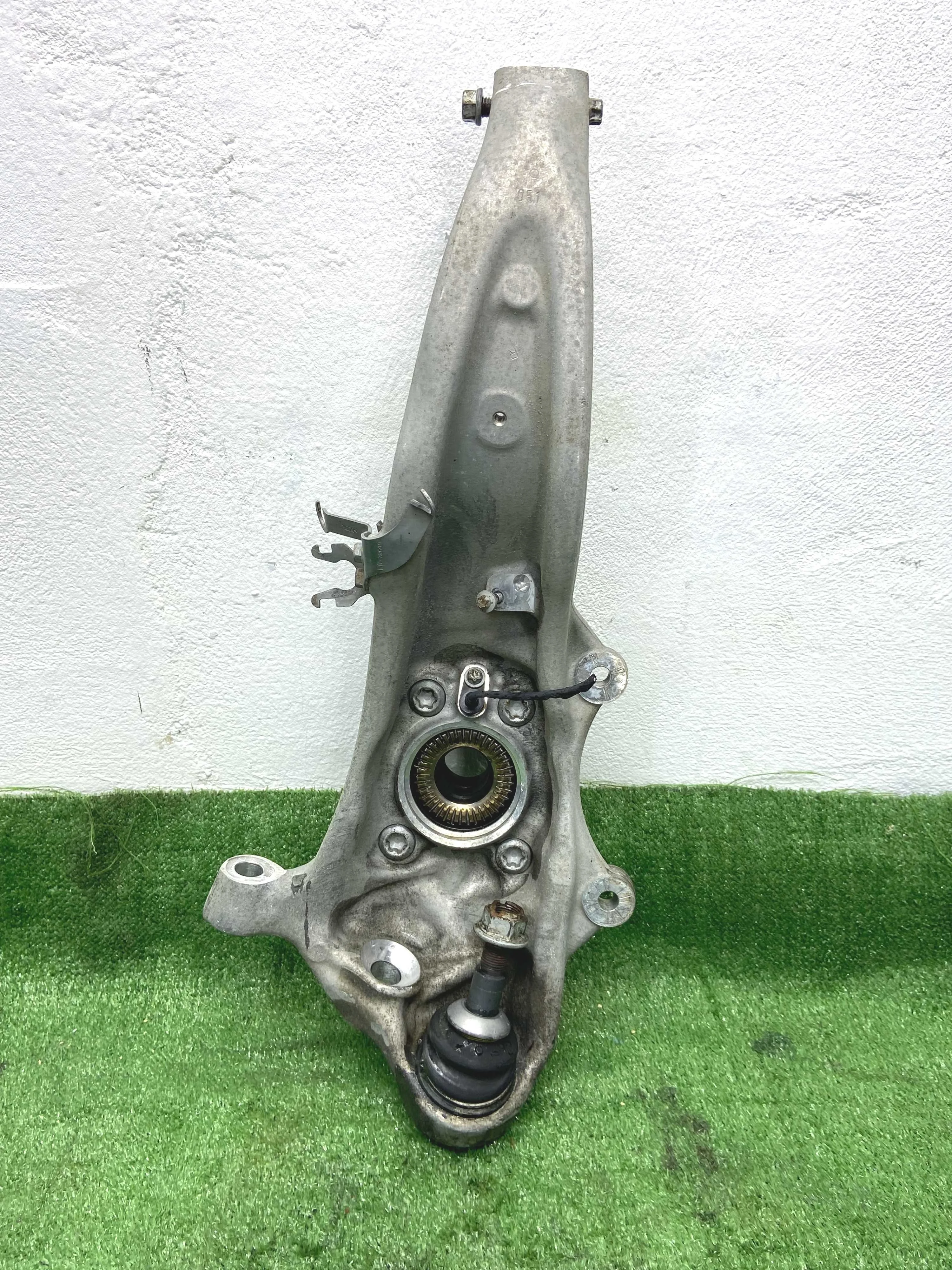 Кулак поворотный правый BMW 7-Series G11,G12 2015 - 2019 бензин 4.4 Автомат