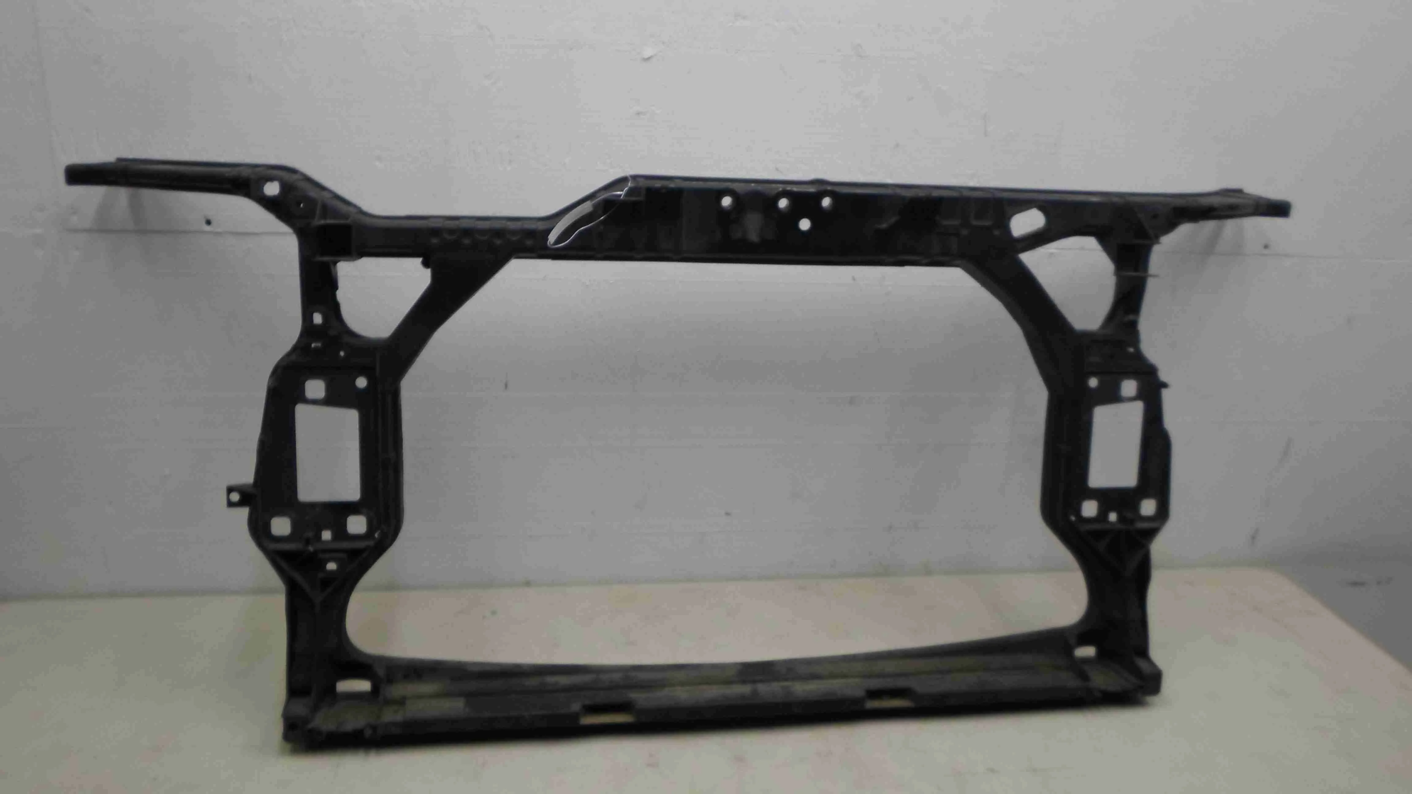 Телевизор Audi A4 B8 (8K2) 2007 - 2011 бензин 2.0 Механика