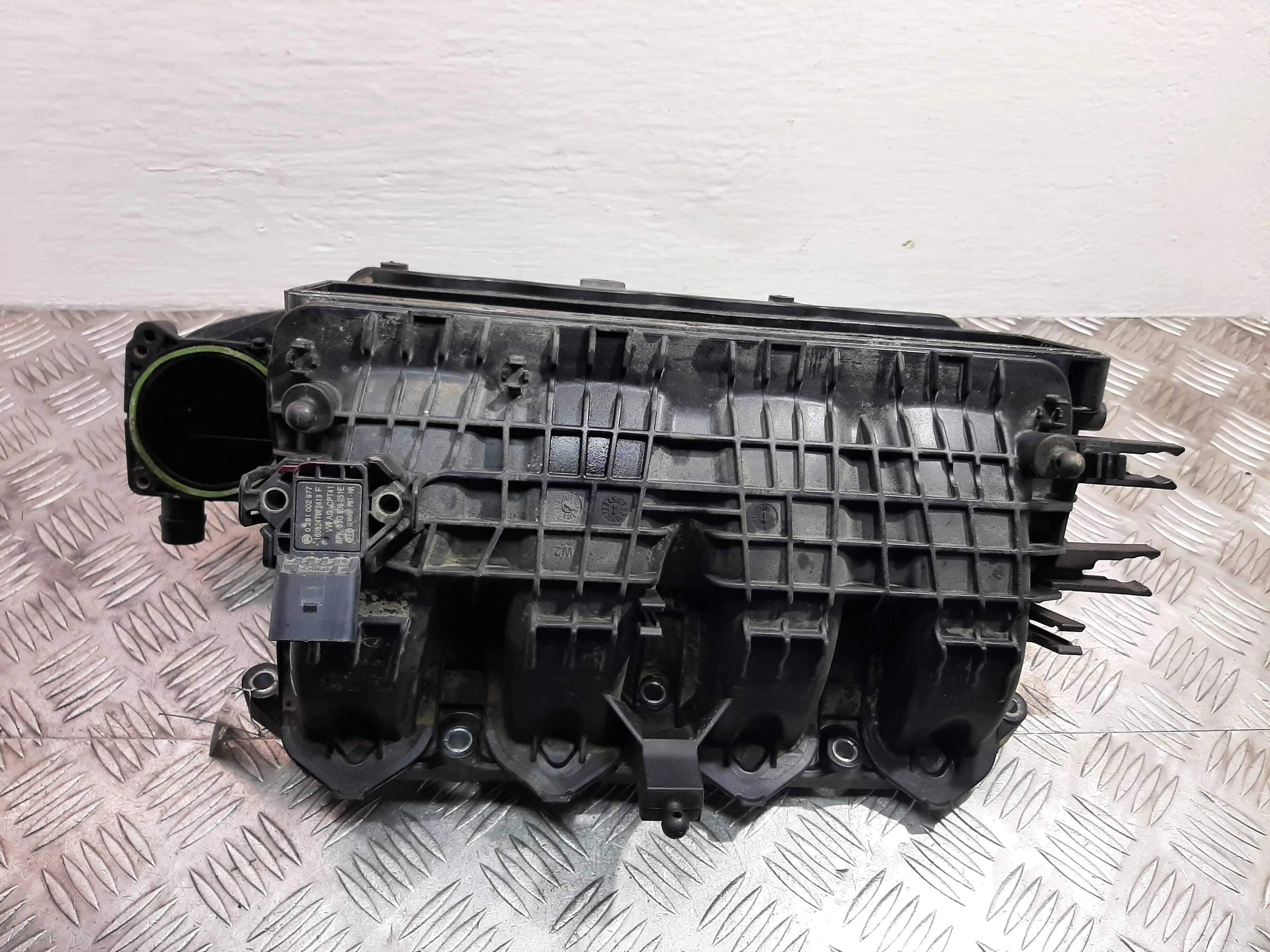 Коллектор впускной Volkswagen Jetta VI Рестайлинг (162,163) 2014 - 2018 бензин 1.4 Механика