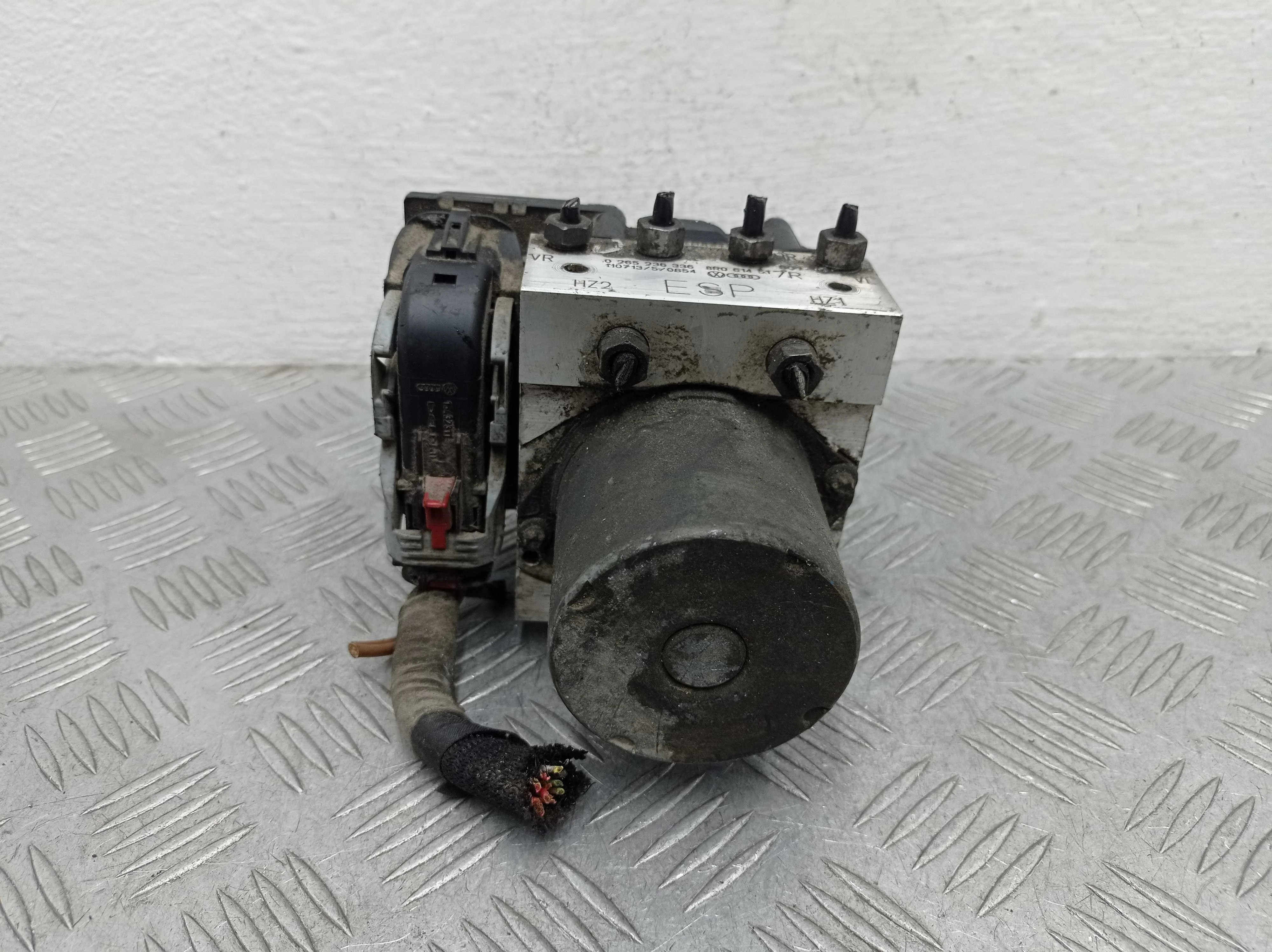 Блок ABS Audi Q5 (8R) 2008 - 2012 бензин 3.2 Автомат