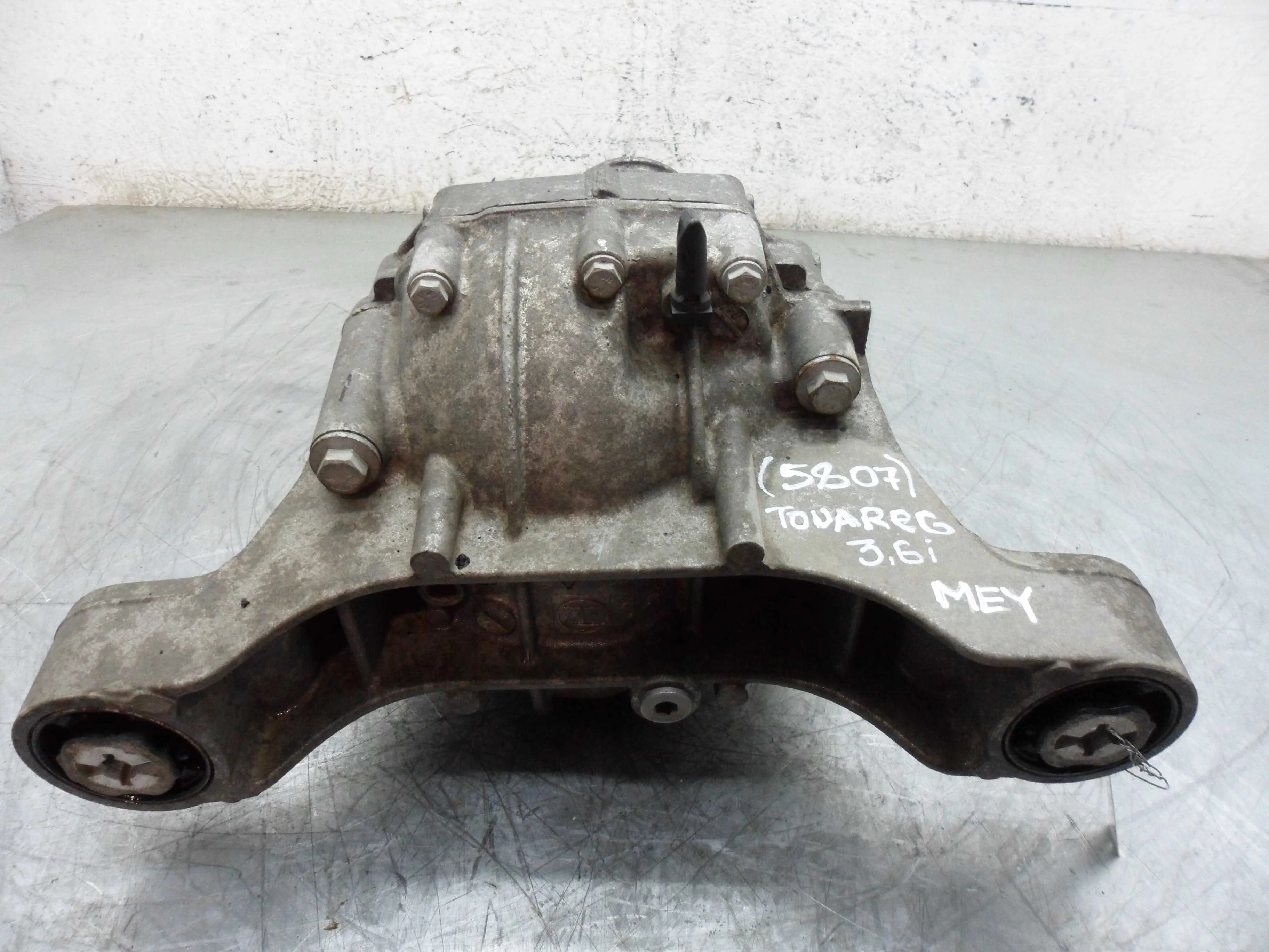 Редуктор задний Volkswagen Touareg II (7P) 2010 - 2014 бензин 3.6 Автомат