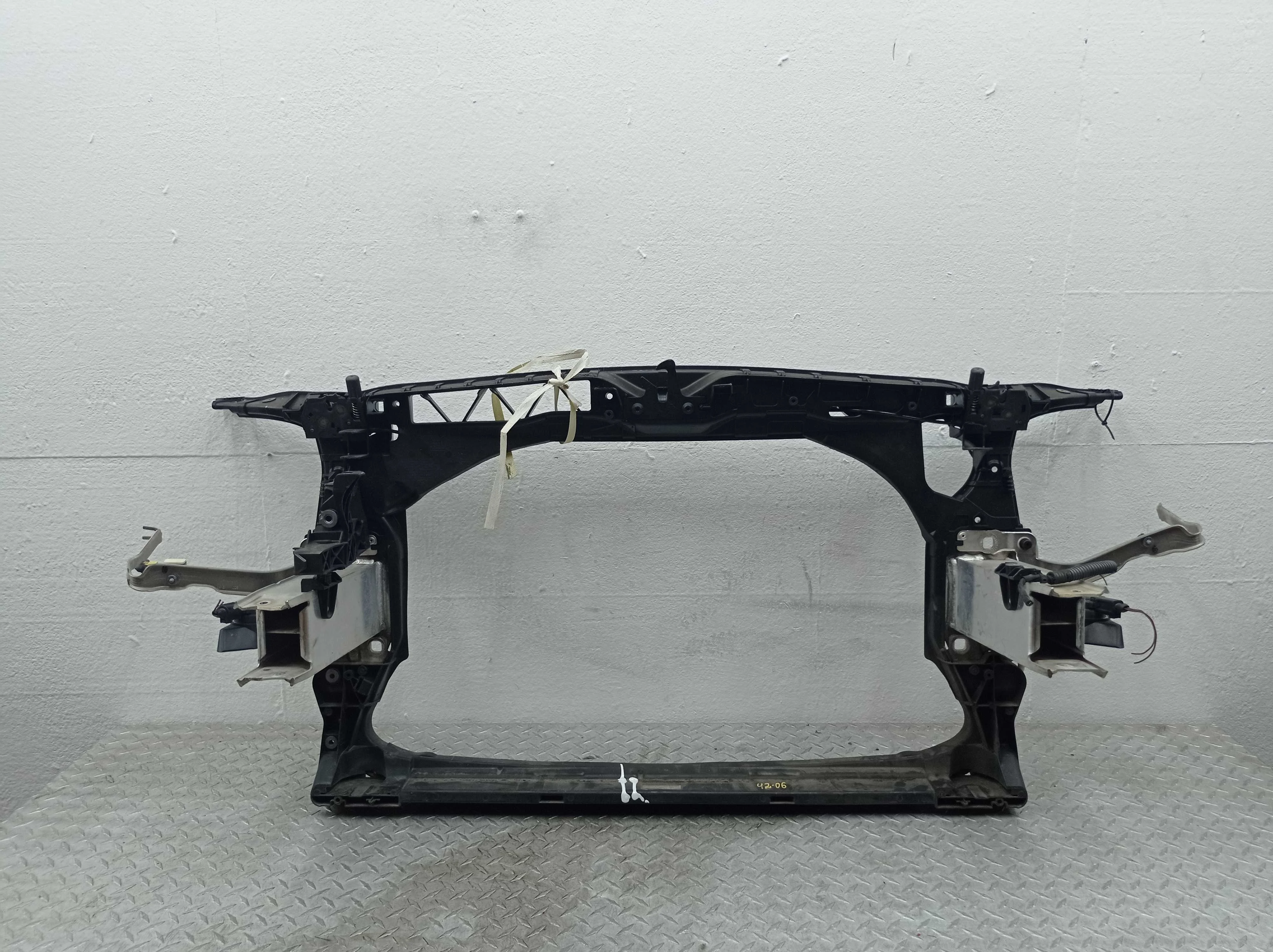 Телевизор Audi A7 (4GA) 2010 - 2014 бензин 3.0 Автомат