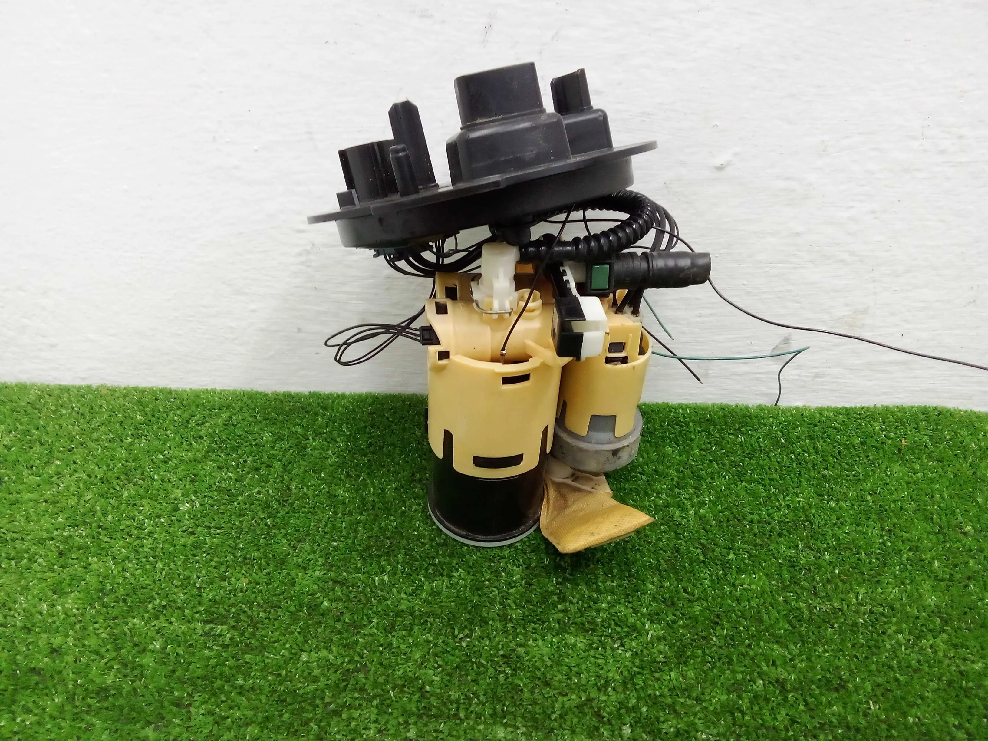 Насос топливный Mercedes C-klasse (W205)Рестайлинг 2018 - 2021 бензин 2.0 Автомат