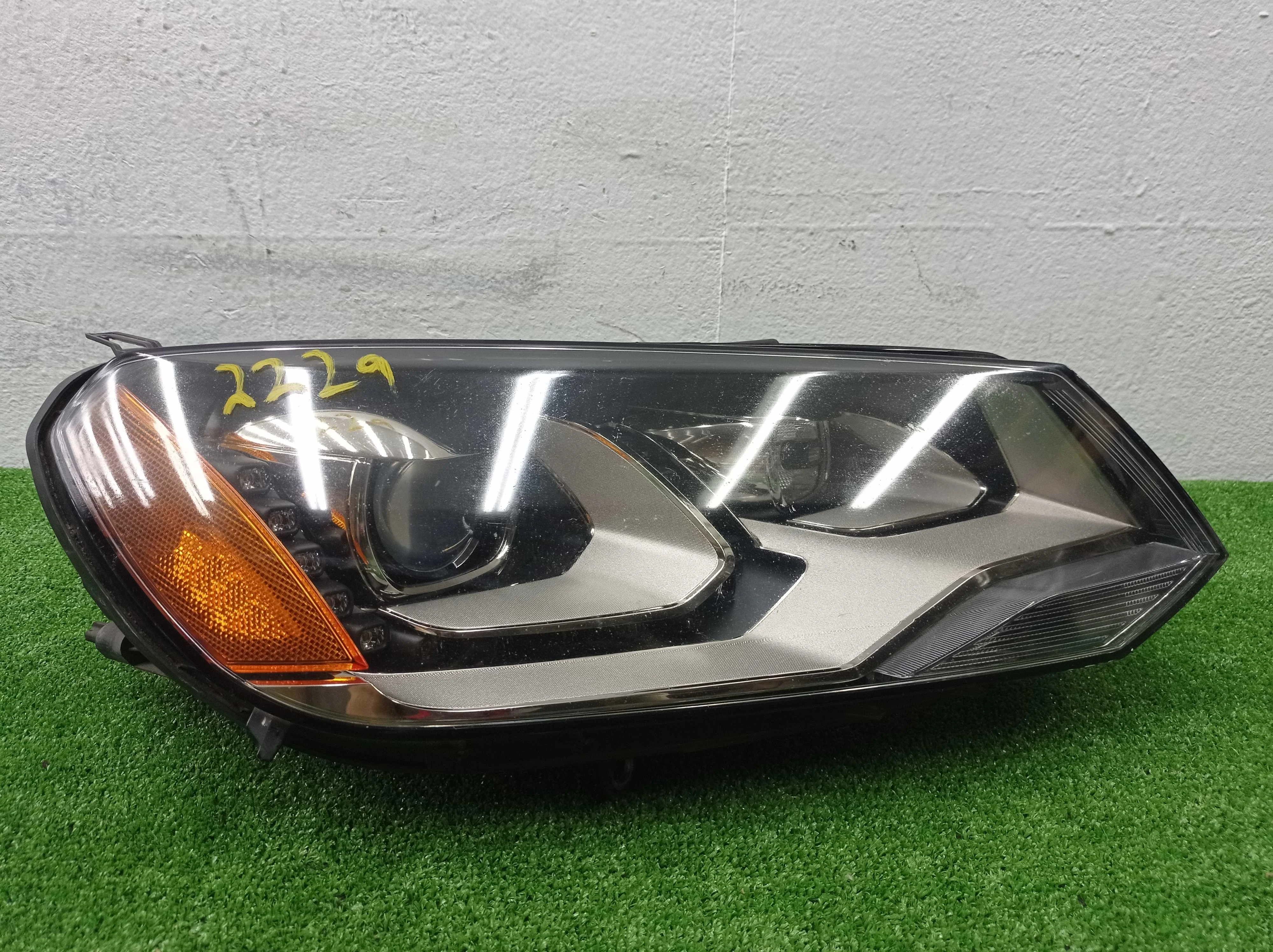 Фара правая Volkswagen Touareg II (7P) 2010 - 2014 бензин 3.6 Автомат