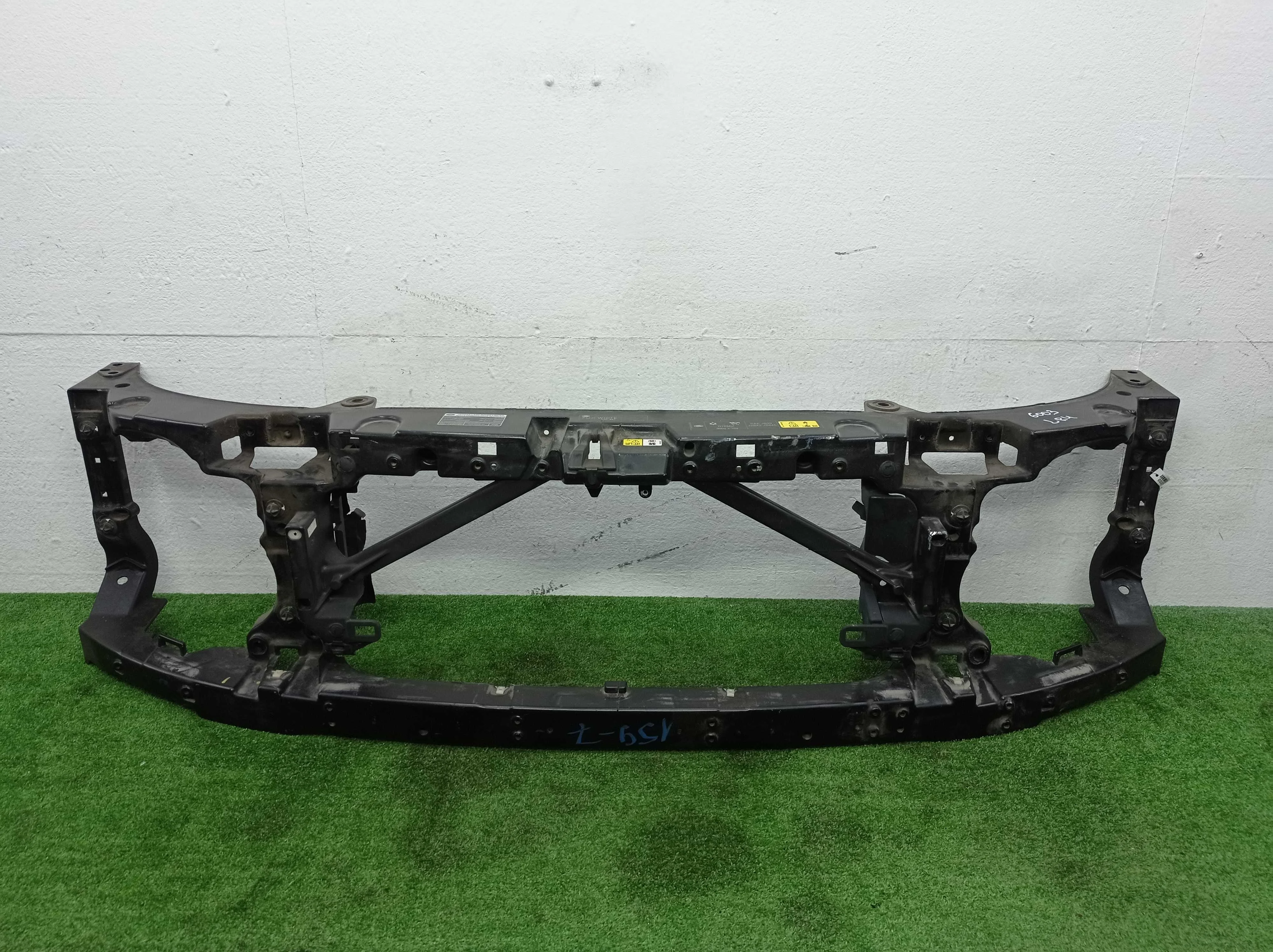 Телевизор Land Rover Discovery IV (LA) рестайлинг 2013 - 2016 бензин 3.0 Автомат