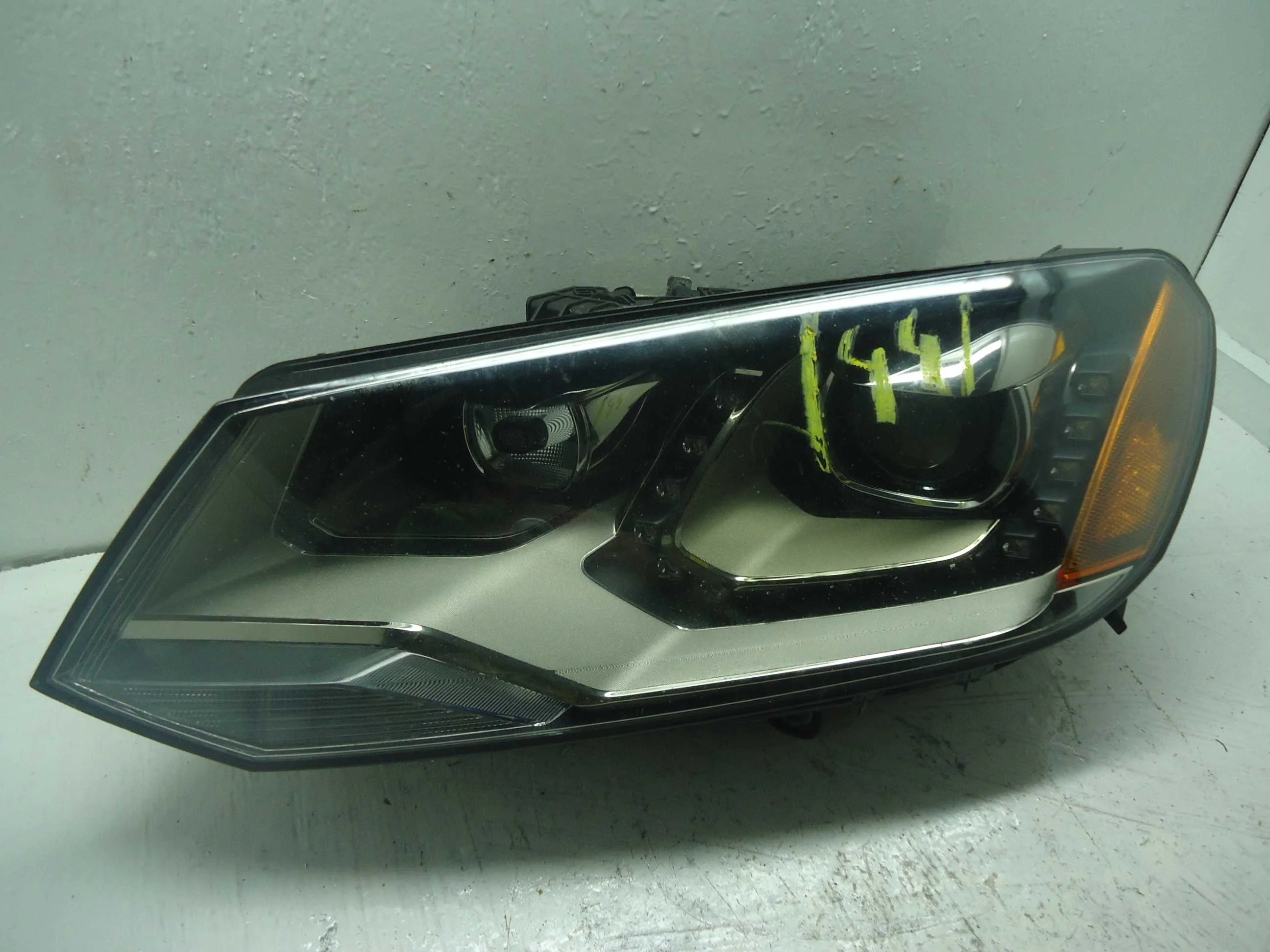 Фара левая Volkswagen Touareg II (7P) 2010 - 2014 бензин 3.6 Автомат