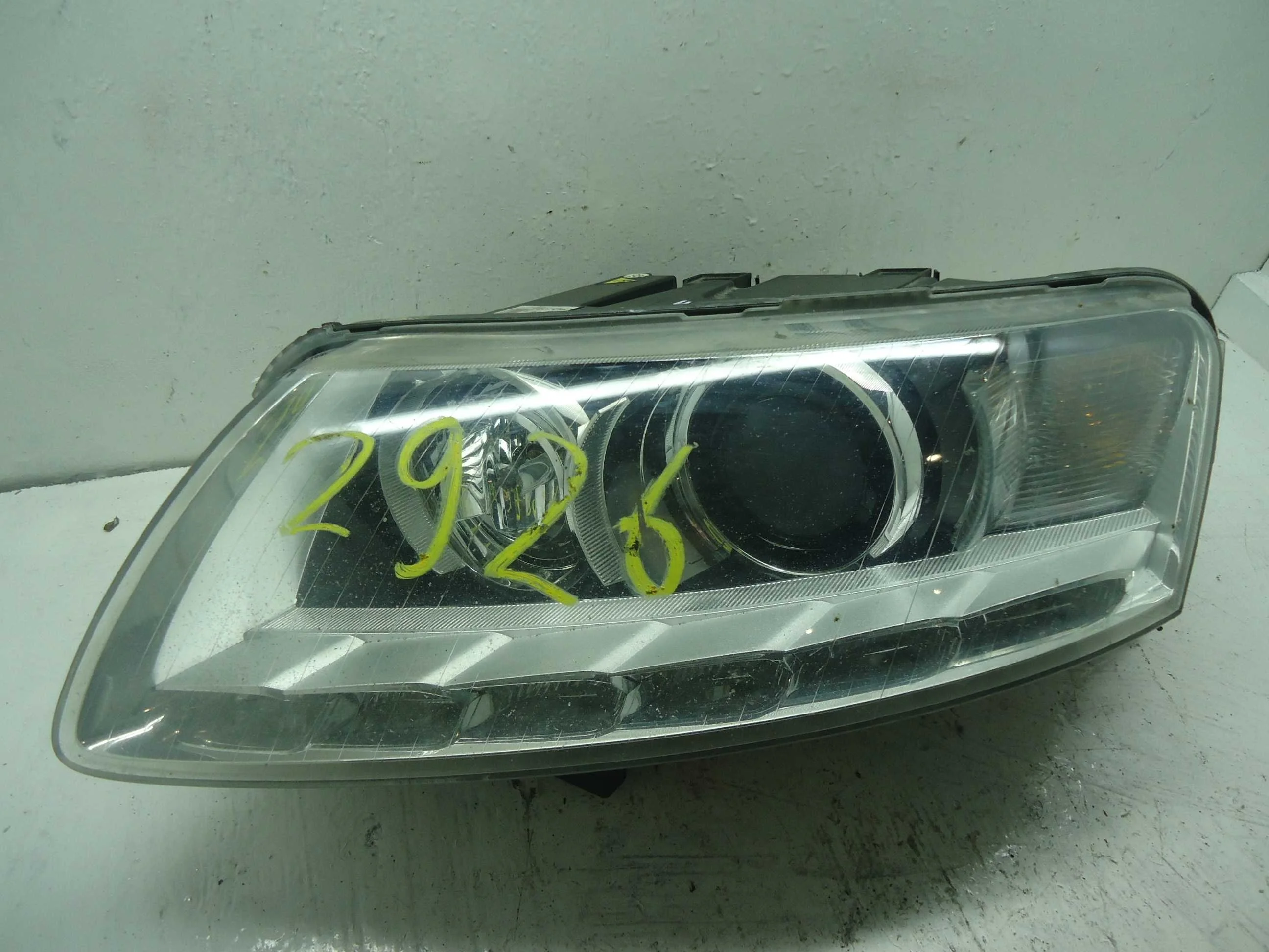 Фара левая Audi A6 C6 (4F2) рестайлинг 2008 - 2011 бензин 3.0 Автомат