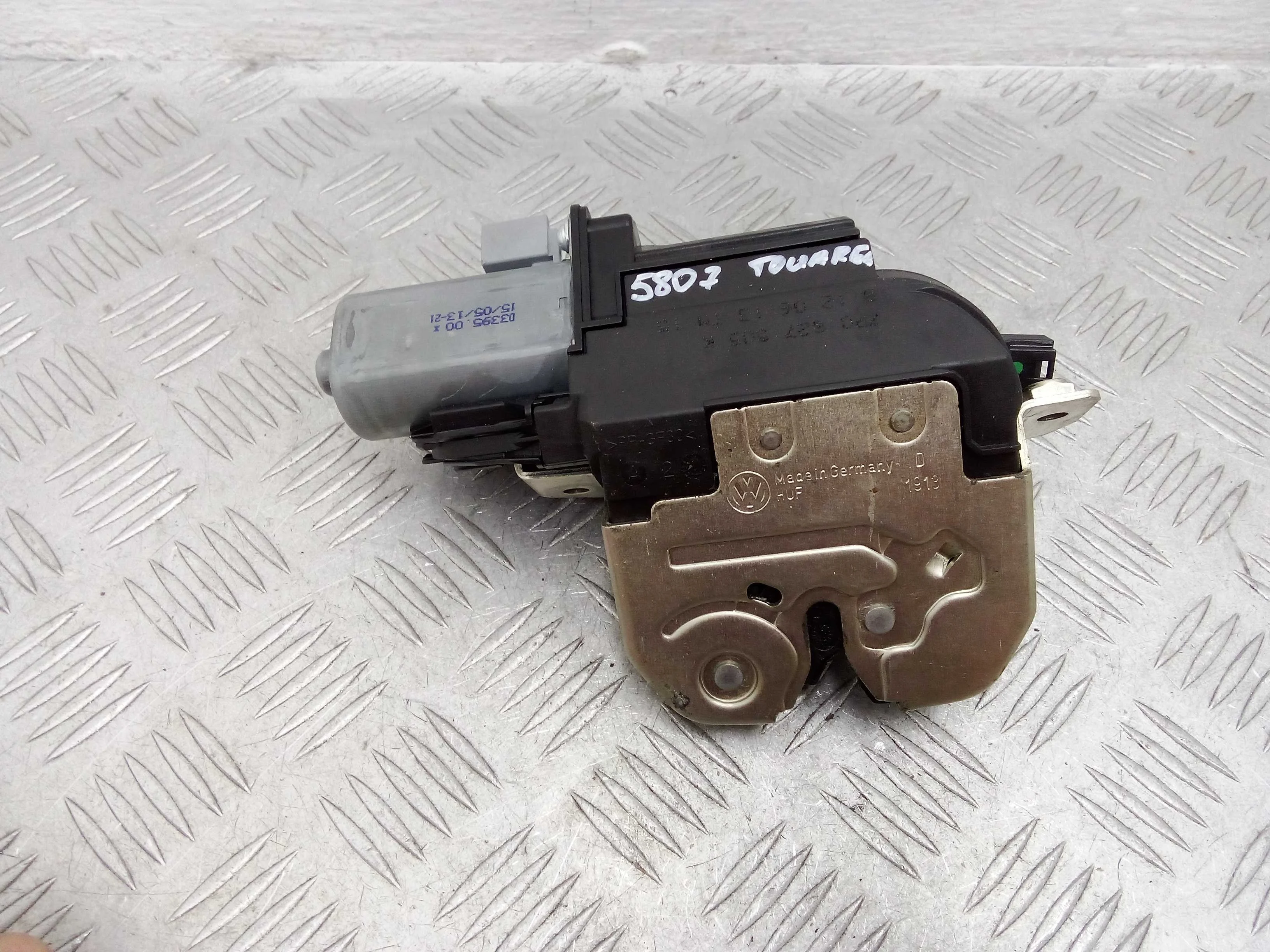 Замок багажника Volkswagen Touareg II (7P) 2010 - 2014 бензин 3.6 Автомат