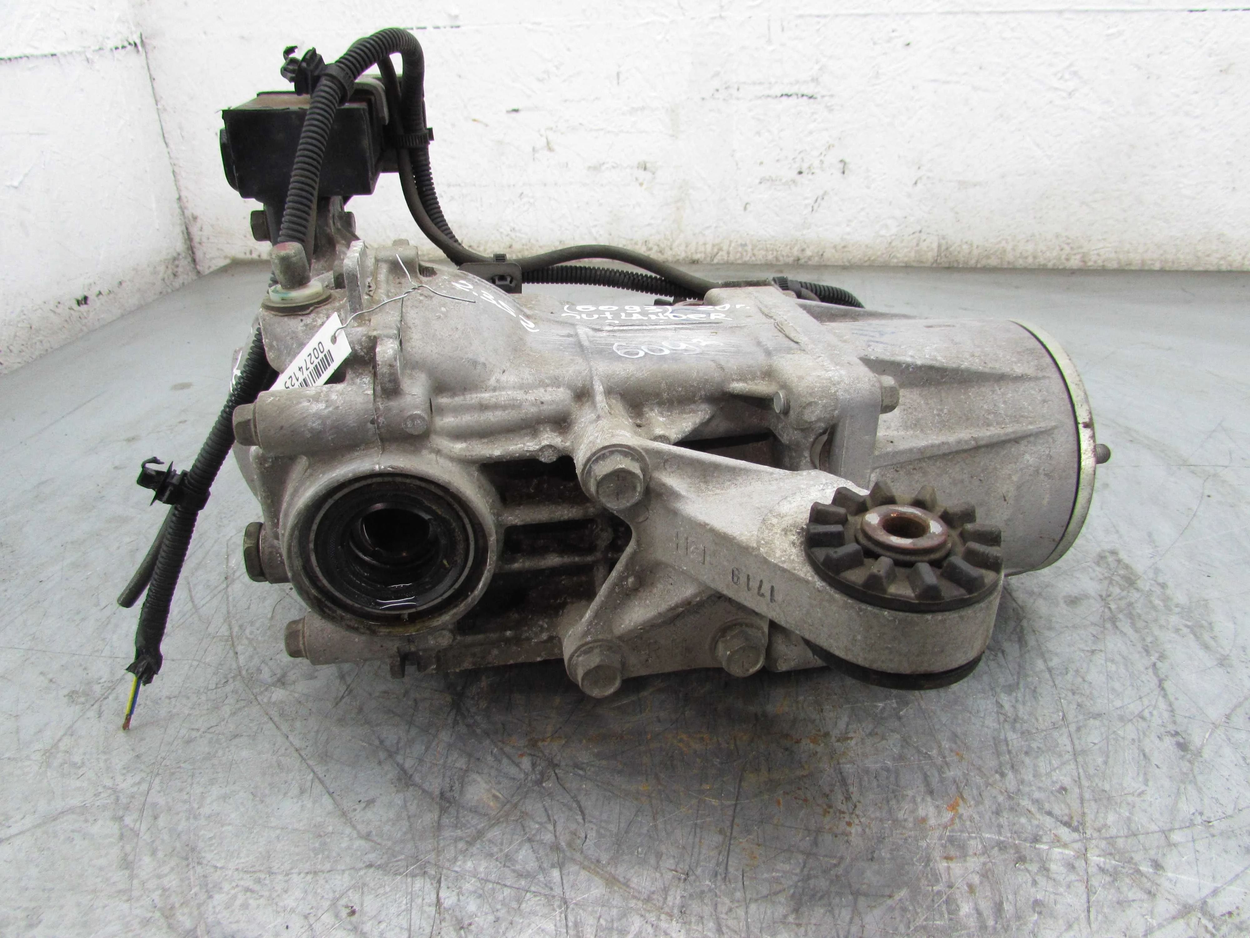 Редуктор задний Mitsubishi Outlander III (GF,GG) рестайлинг 3 2018 - 2022 бензин 2.4 Автомат