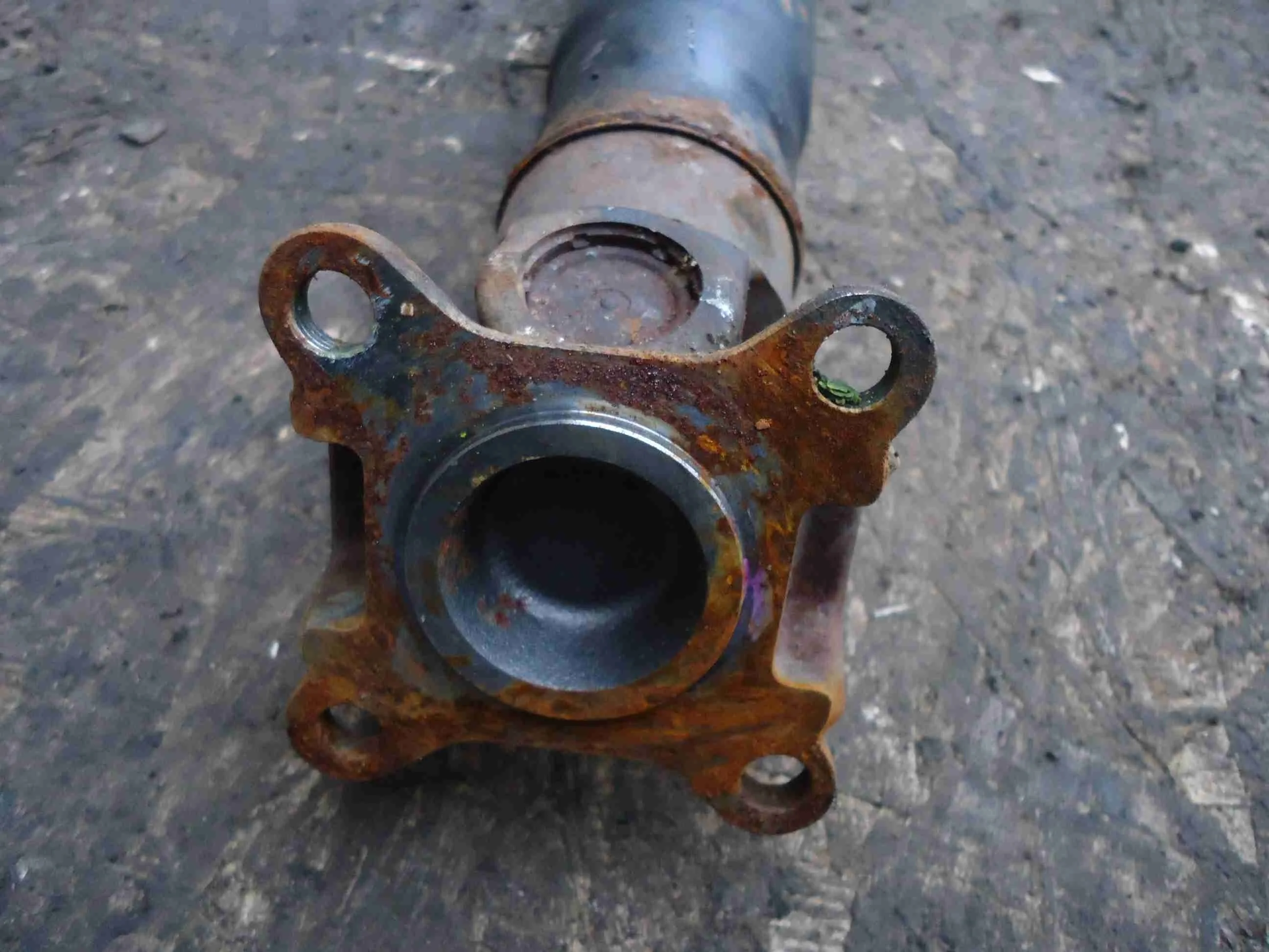 Кардан задний Hyundai Santa Fe II (CM) 2006 - 2009 бензин 2.7 Автомат