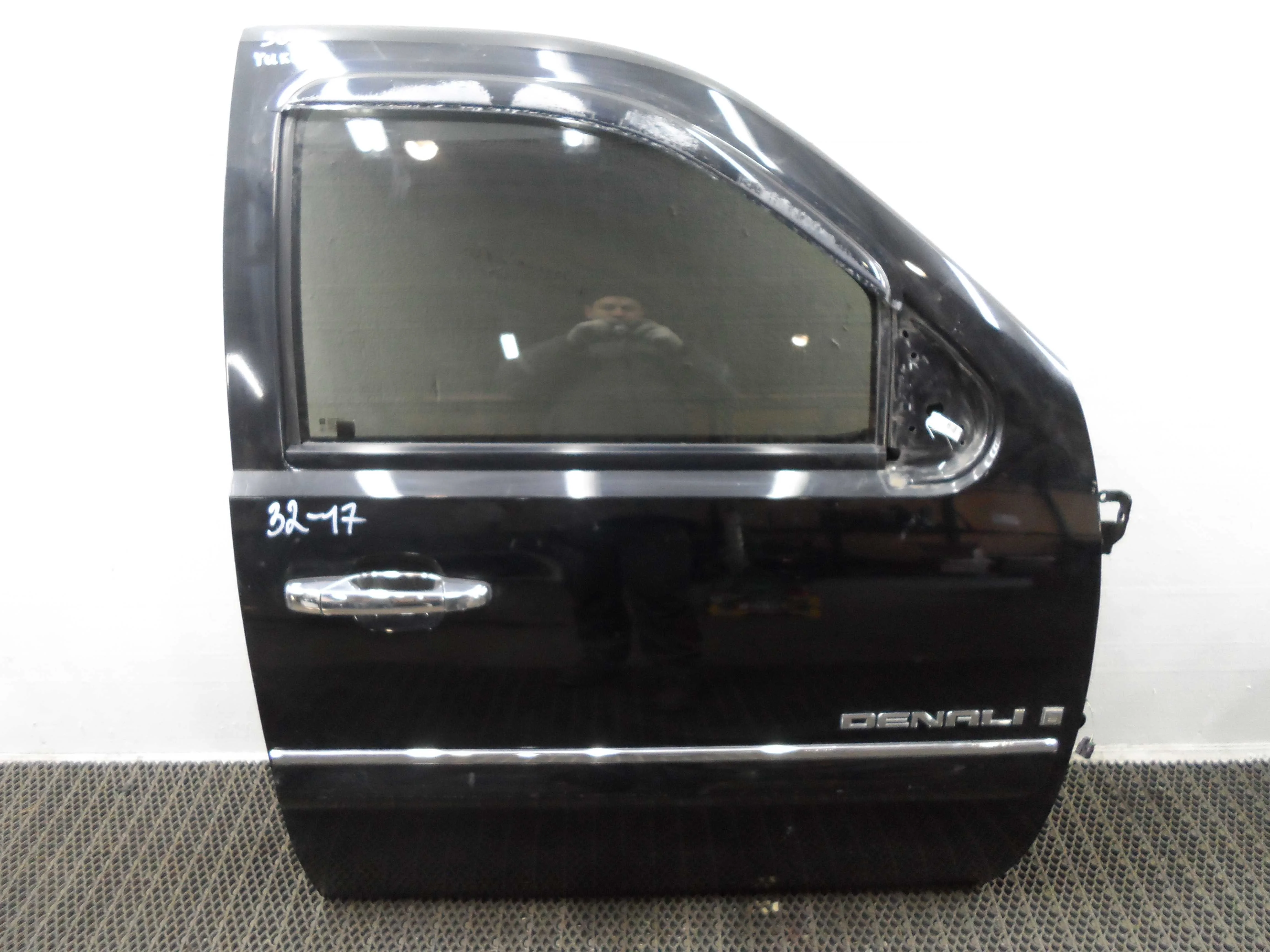 Дверь передняя правая GMC Yukon III (GMT900) 2006 - 2014 бензин 6.2 Автомат