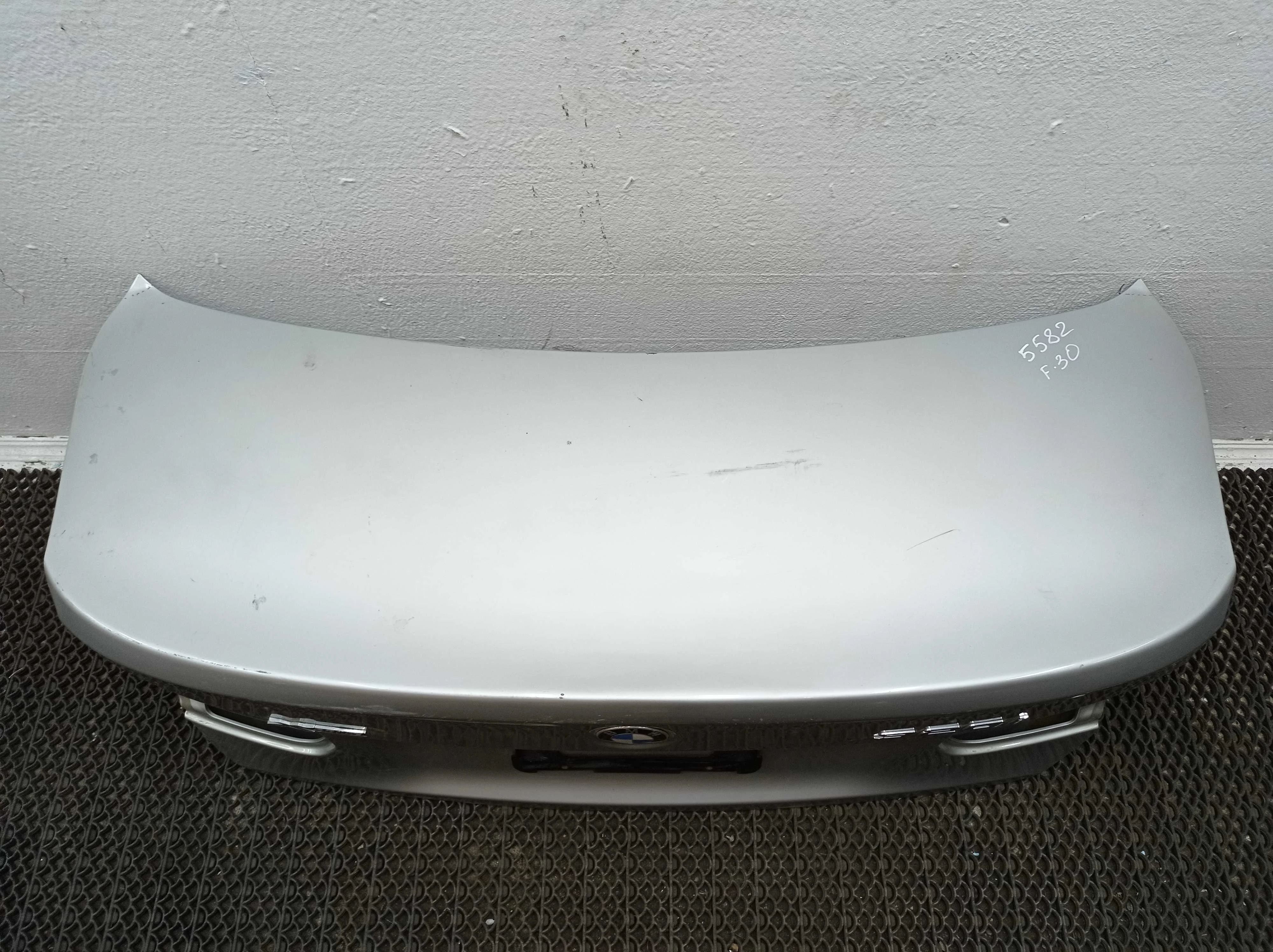 Крышка багажника BMW 3-Series F30 2011 - 2015 бензин 2.0 Автомат