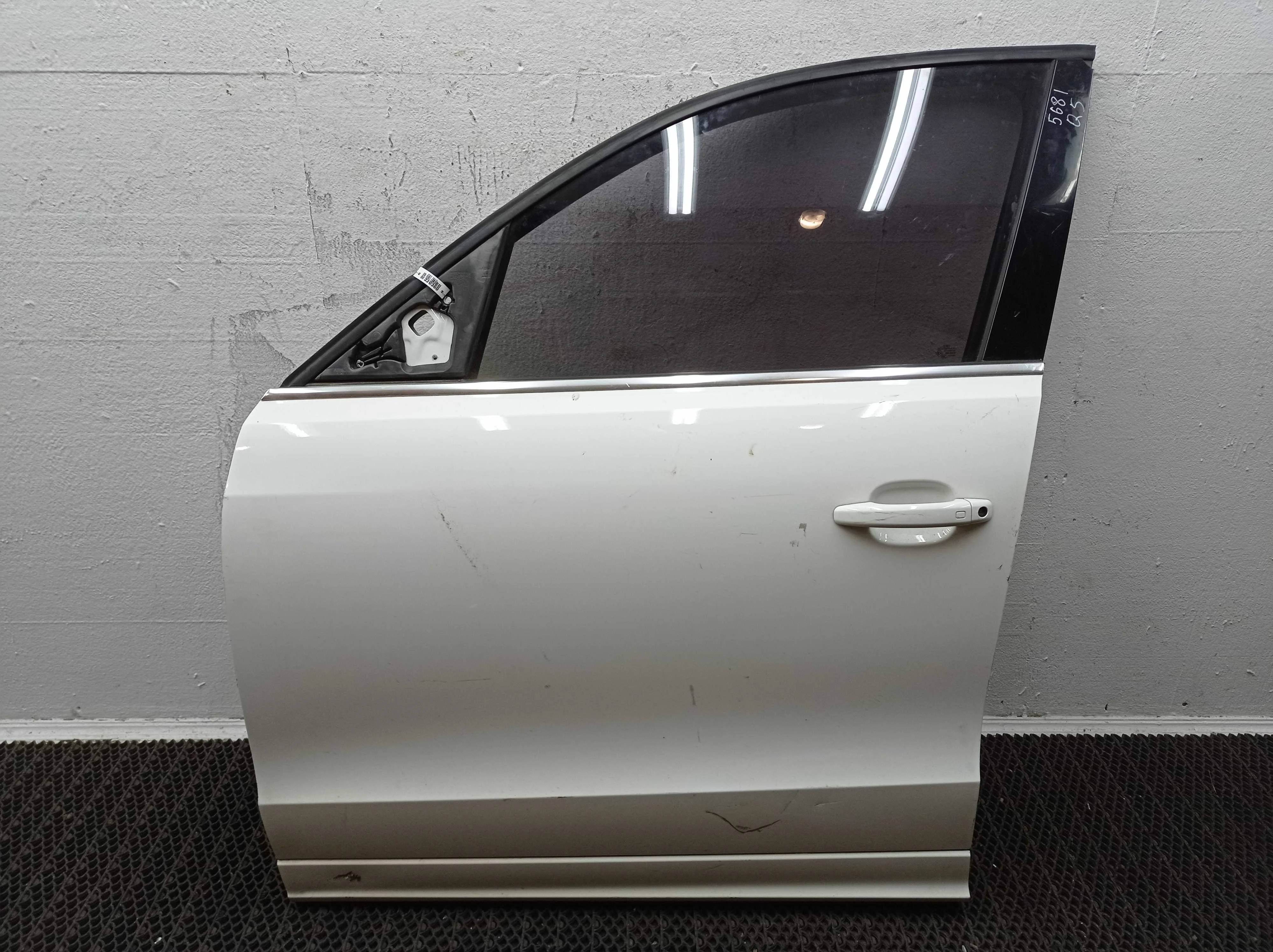 Дверь передняя левая Audi Q5 (8R) 2008 - 2012 бензин 3.2 Автомат