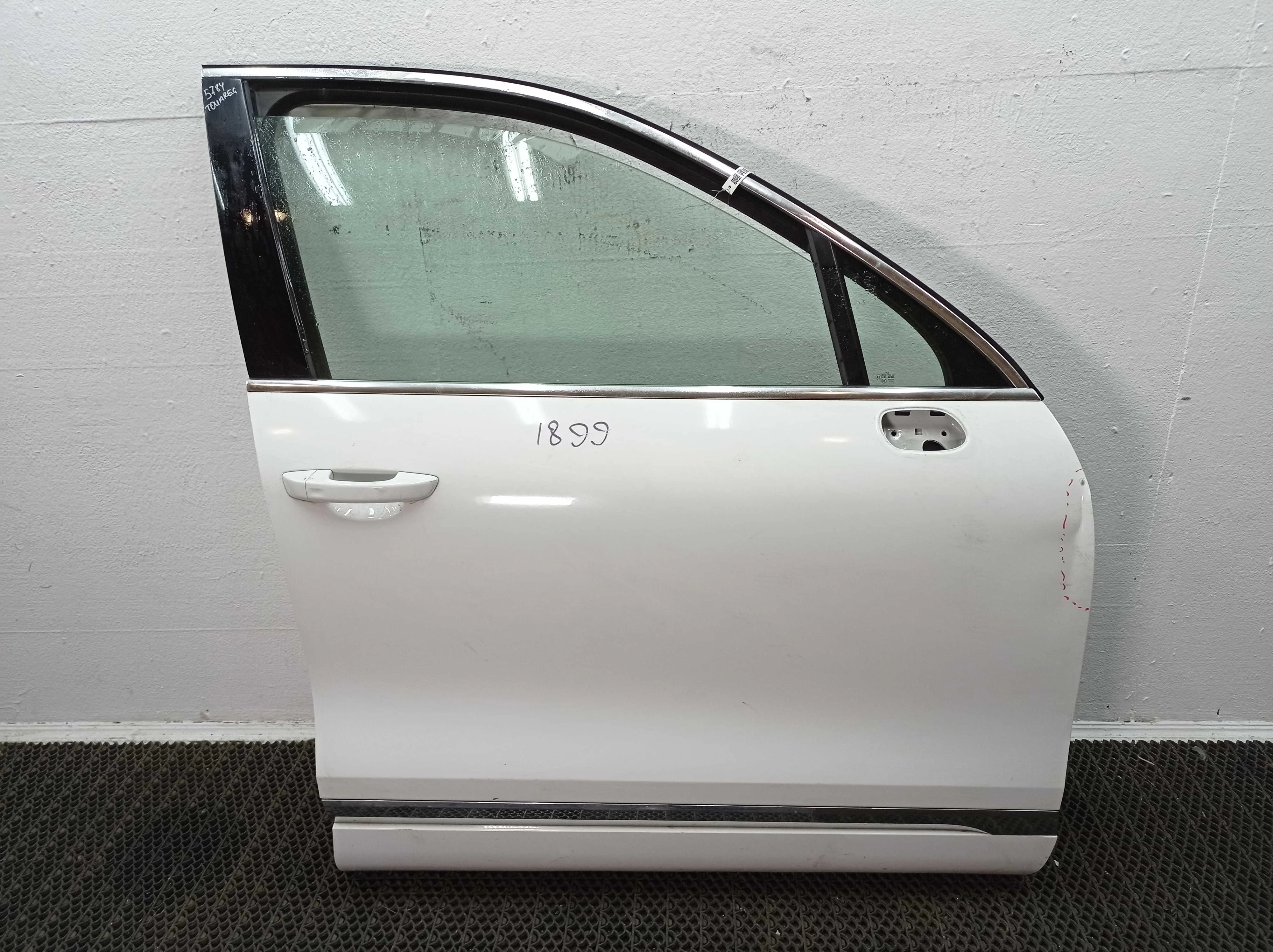 Дверь передняя правая Volkswagen Touareg II (7P) 2010 - 2014 бензин 3.6 Автомат