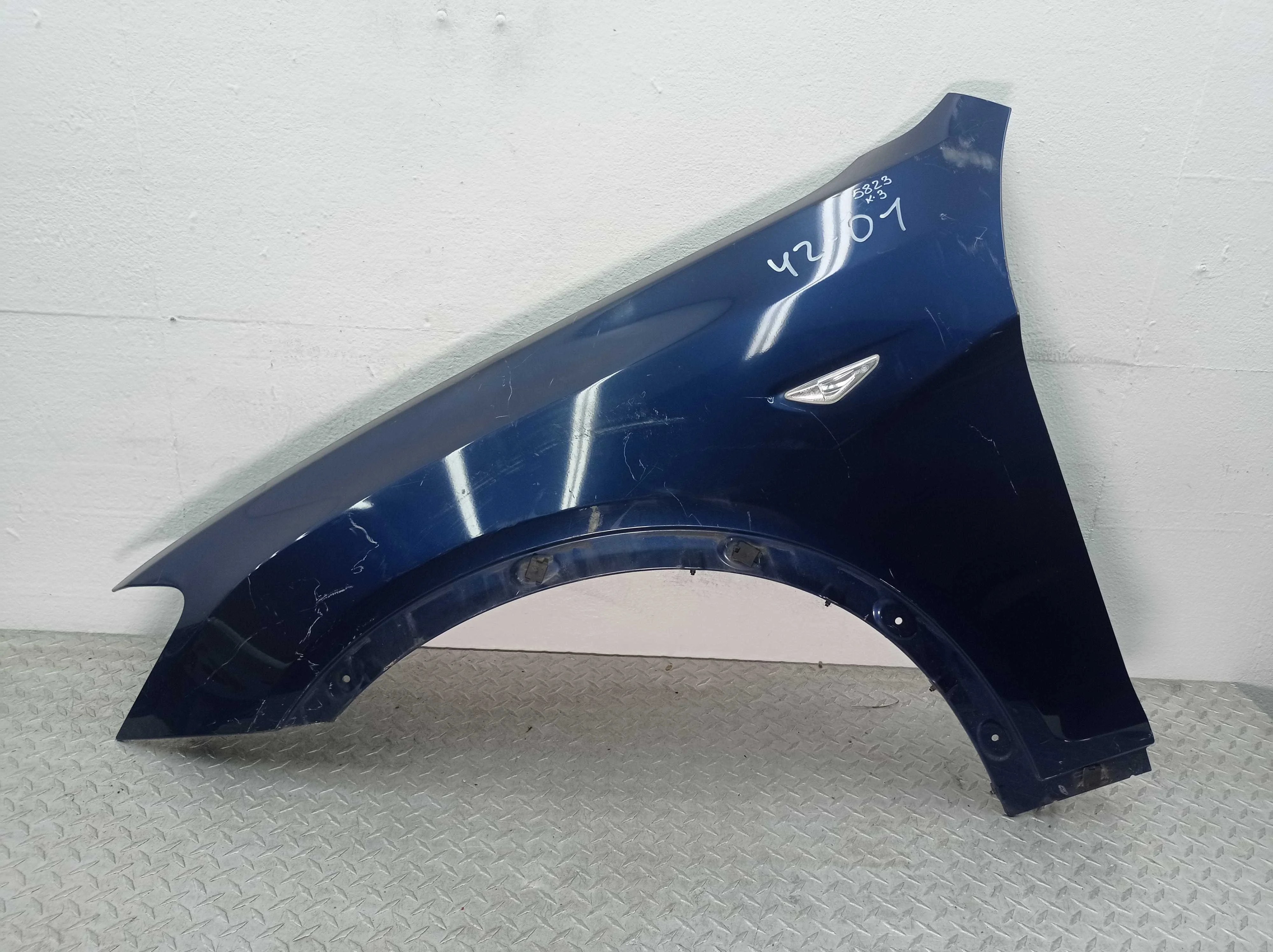 Крыло левое BMW X3 F25 2010 - 2014 бензин 2.8 Автомат