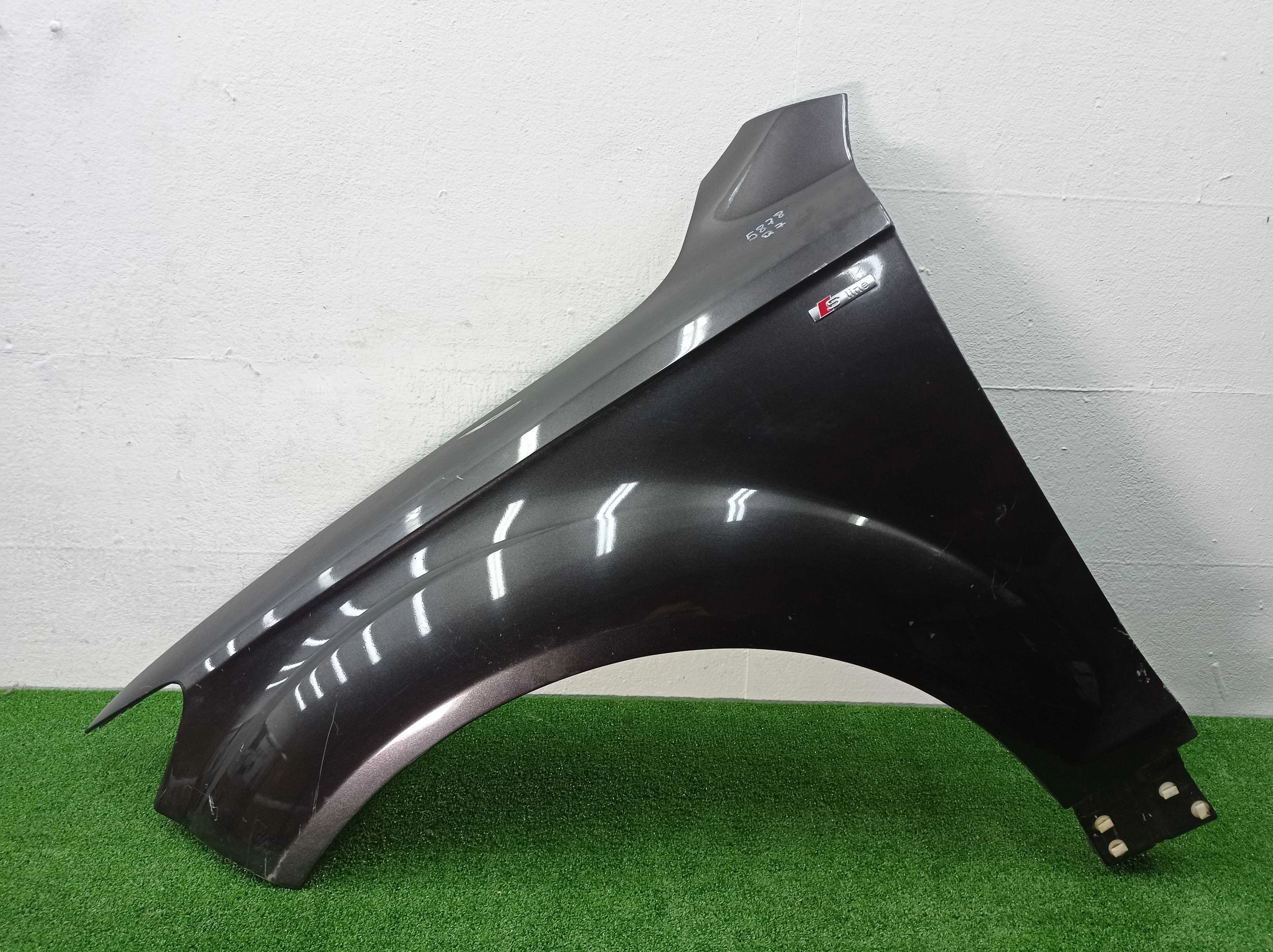 Крыло левое Audi Q7 (4LB) 2005 - 2009 бензин 4.2 Автомат