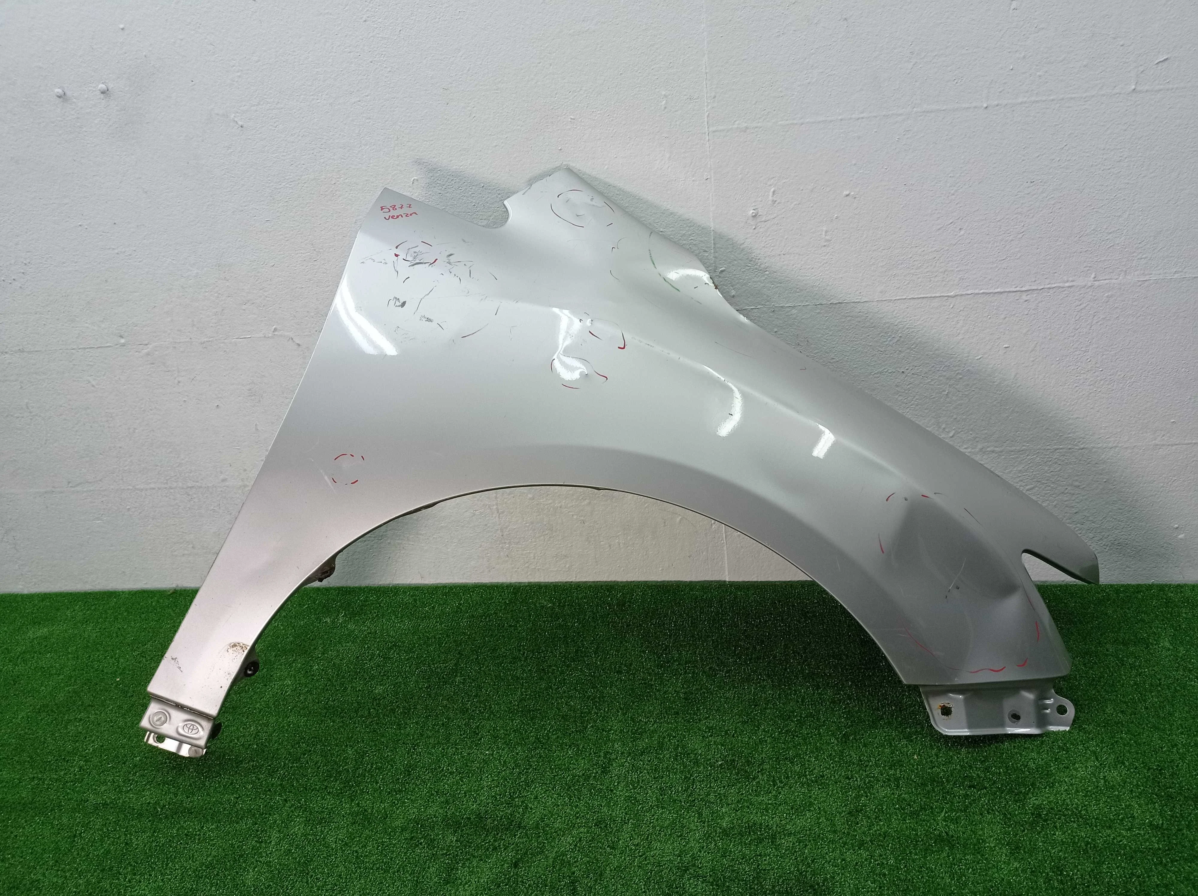 Крыло правое Toyota Venza (GV10) 2008 - 2012 бензин 2.7 Автомат