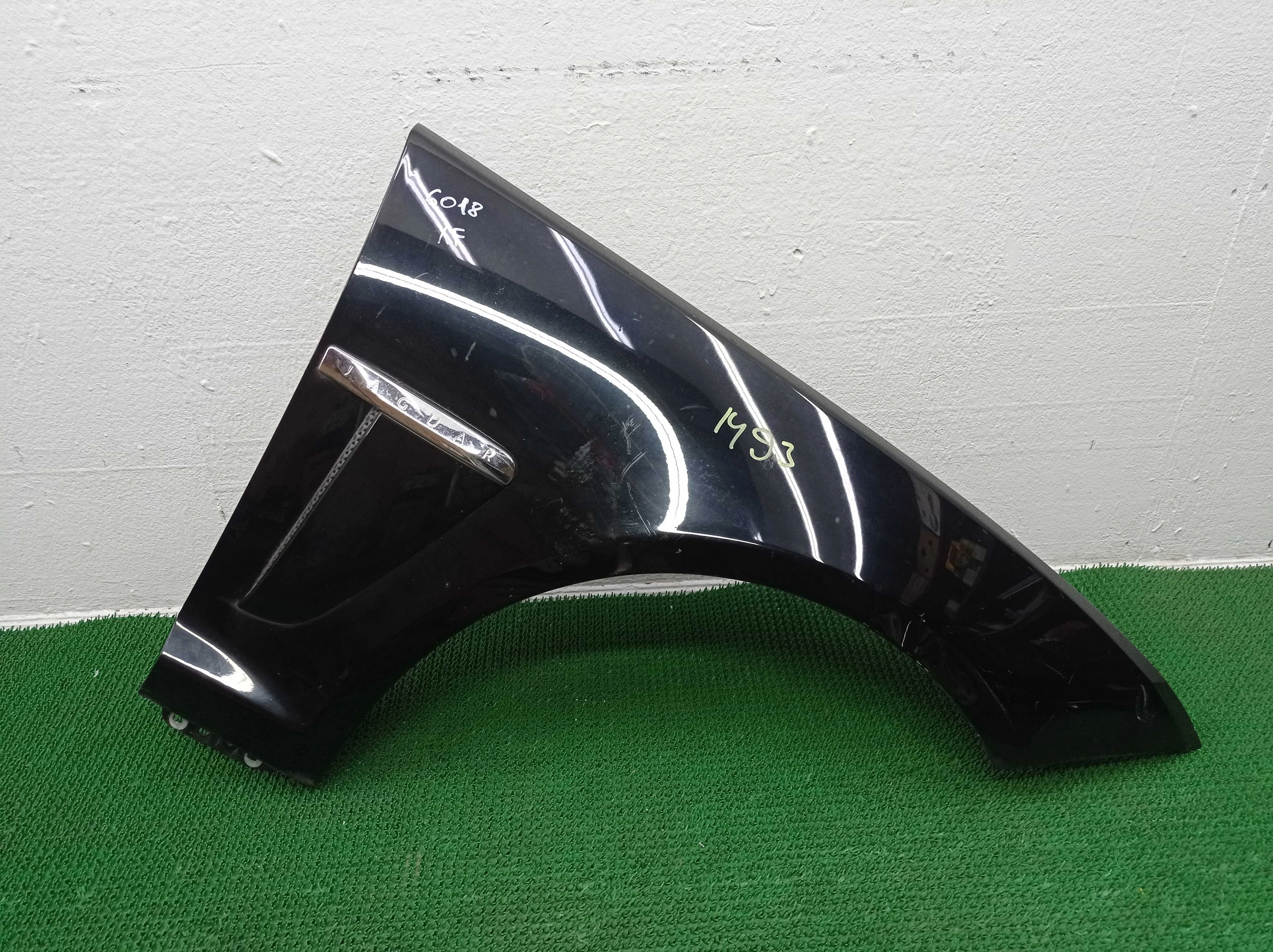 Крыло правое Jaguar XF (X250) рестайлинг 2011 - 2015 бензин 2.0 Автомат