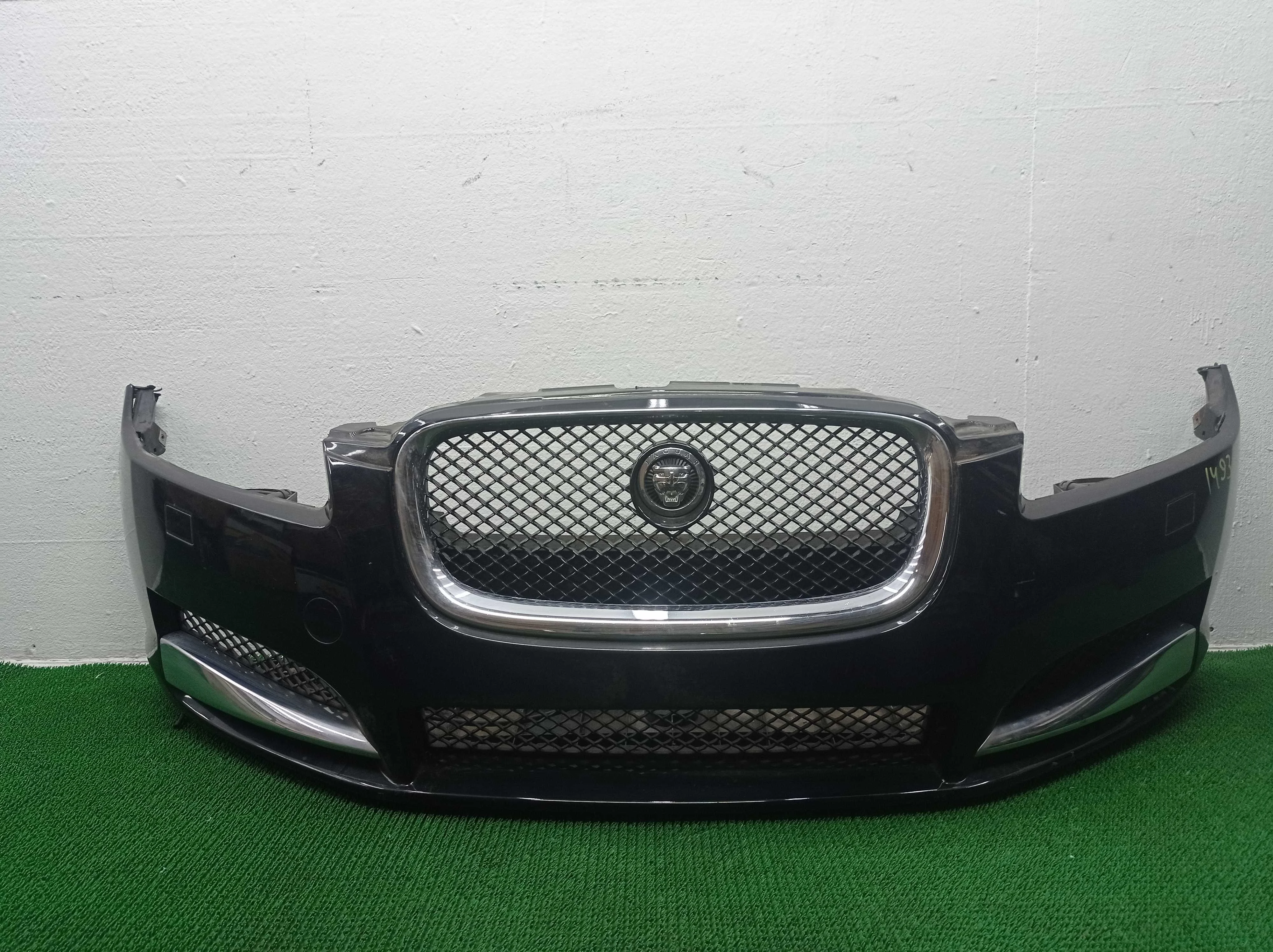 Бампер передний Jaguar XF (X250) рестайлинг 2011 - 2015 бензин 2.0 Автомат
