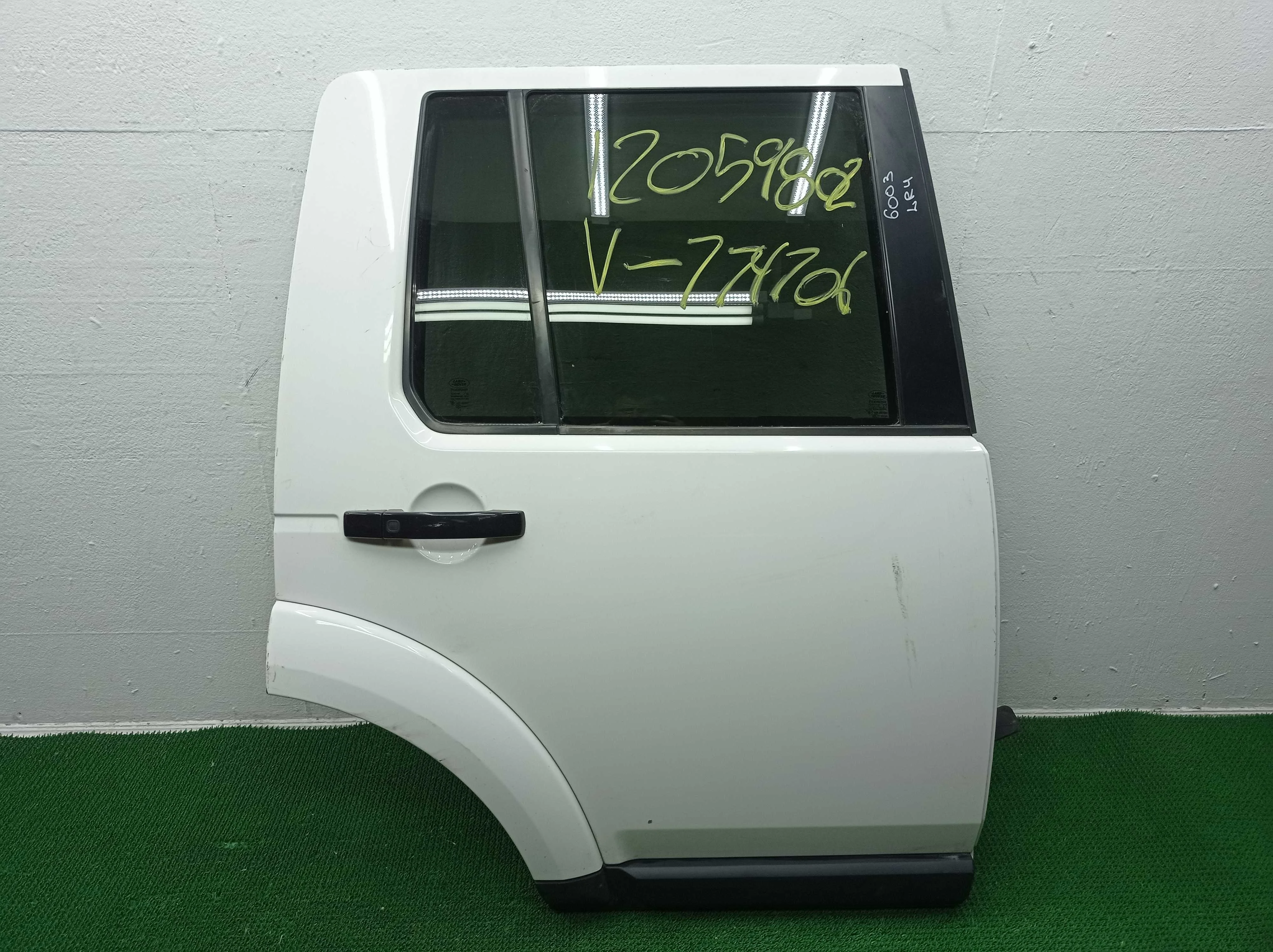 Дверь задняя правая Land Rover Discovery IV (LA) рестайлинг 2013 - 2016 бензин 3.0 Автомат