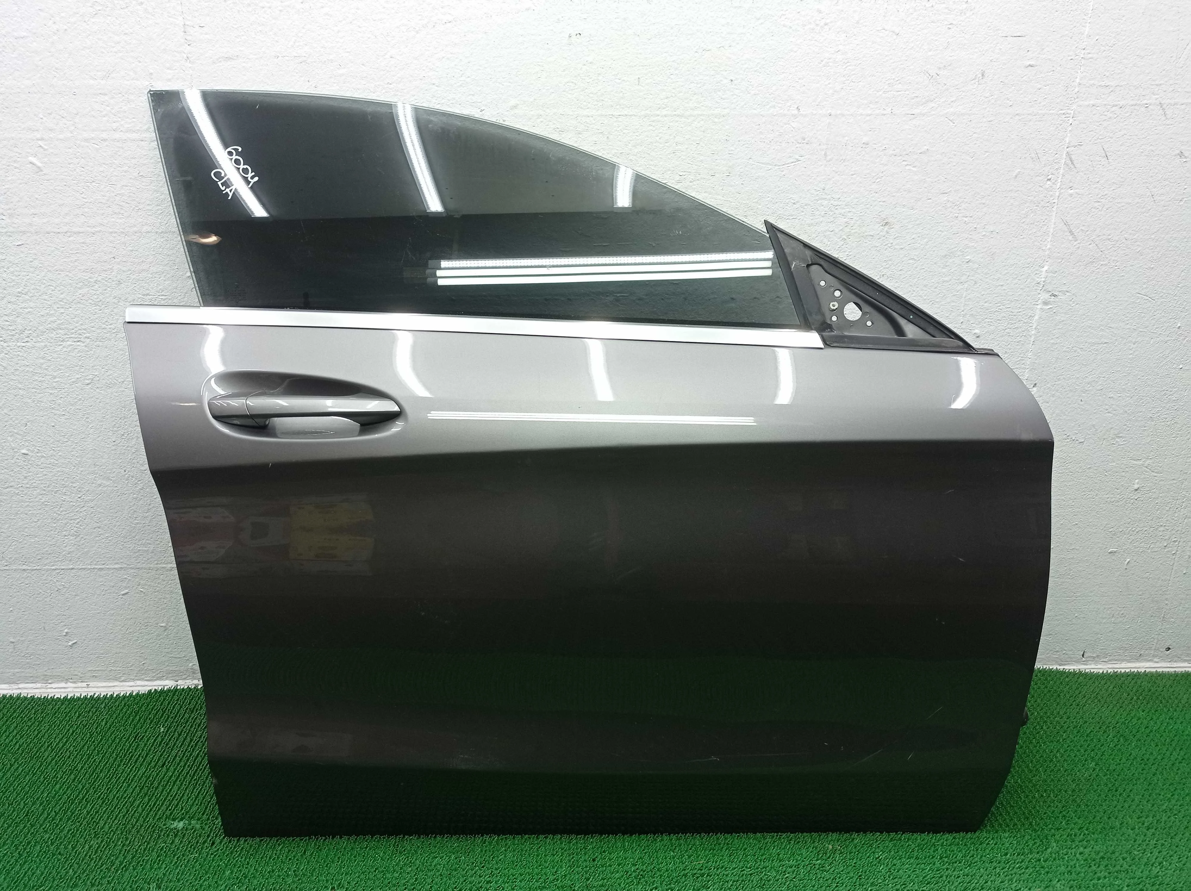 Дверь передняя правая Mercedes CLA (C117) 2013 - 2016 бензин 2.0 Автомат