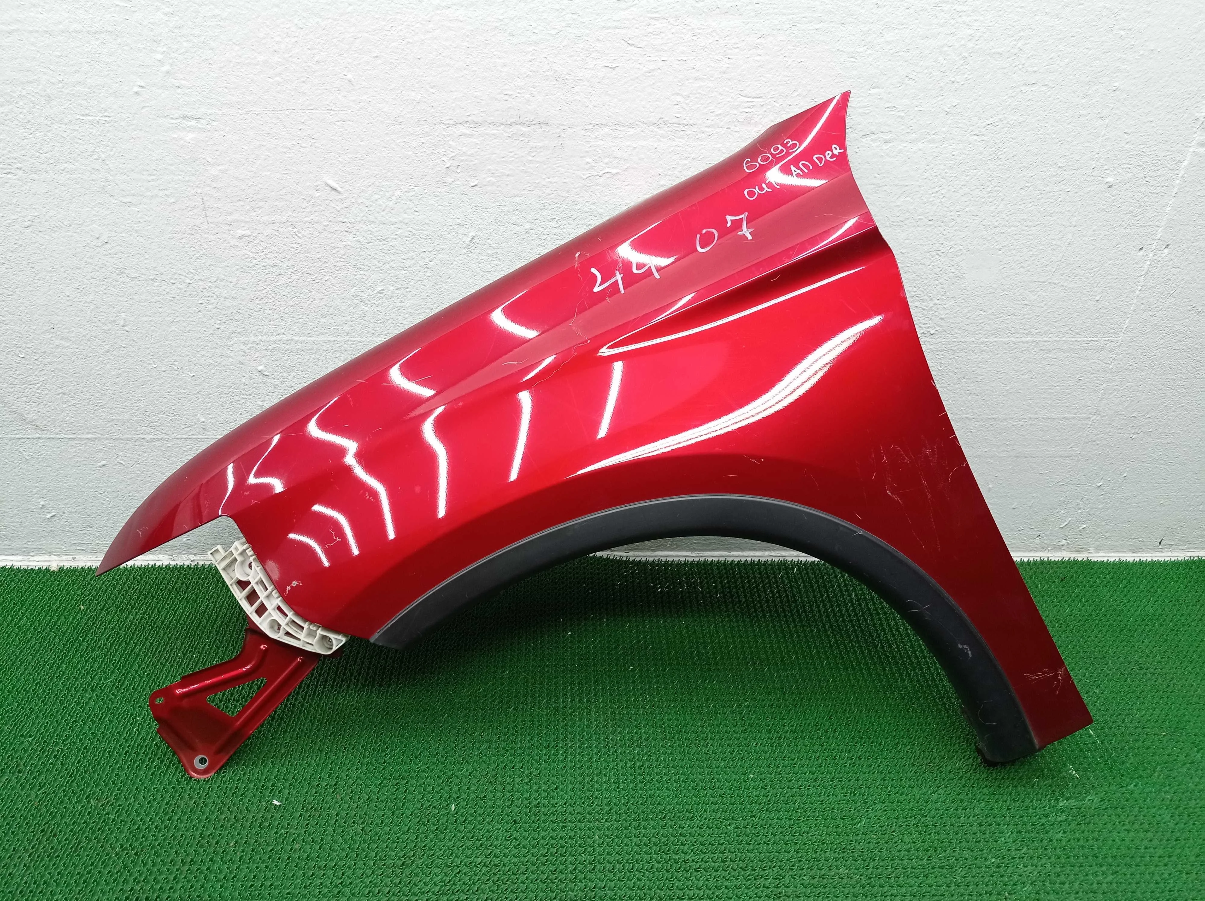 Крыло левое Mitsubishi Outlander III (GF,GG) рестайлинг 3 2018 - 2022 бензин 2.4 Автомат