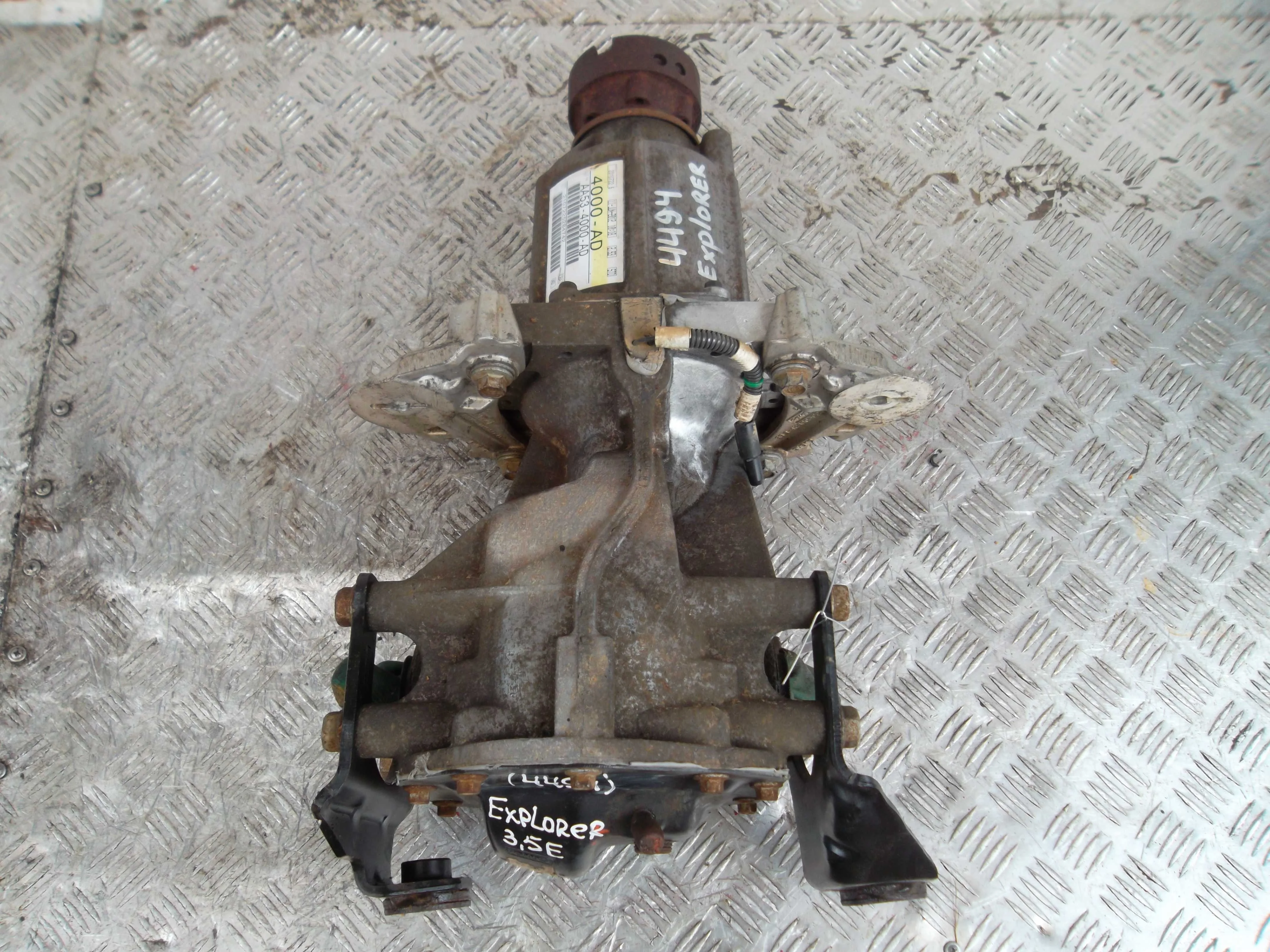 Редуктор задний Ford Explorer V 2010 - 2015 бензин 3.5 Автомат