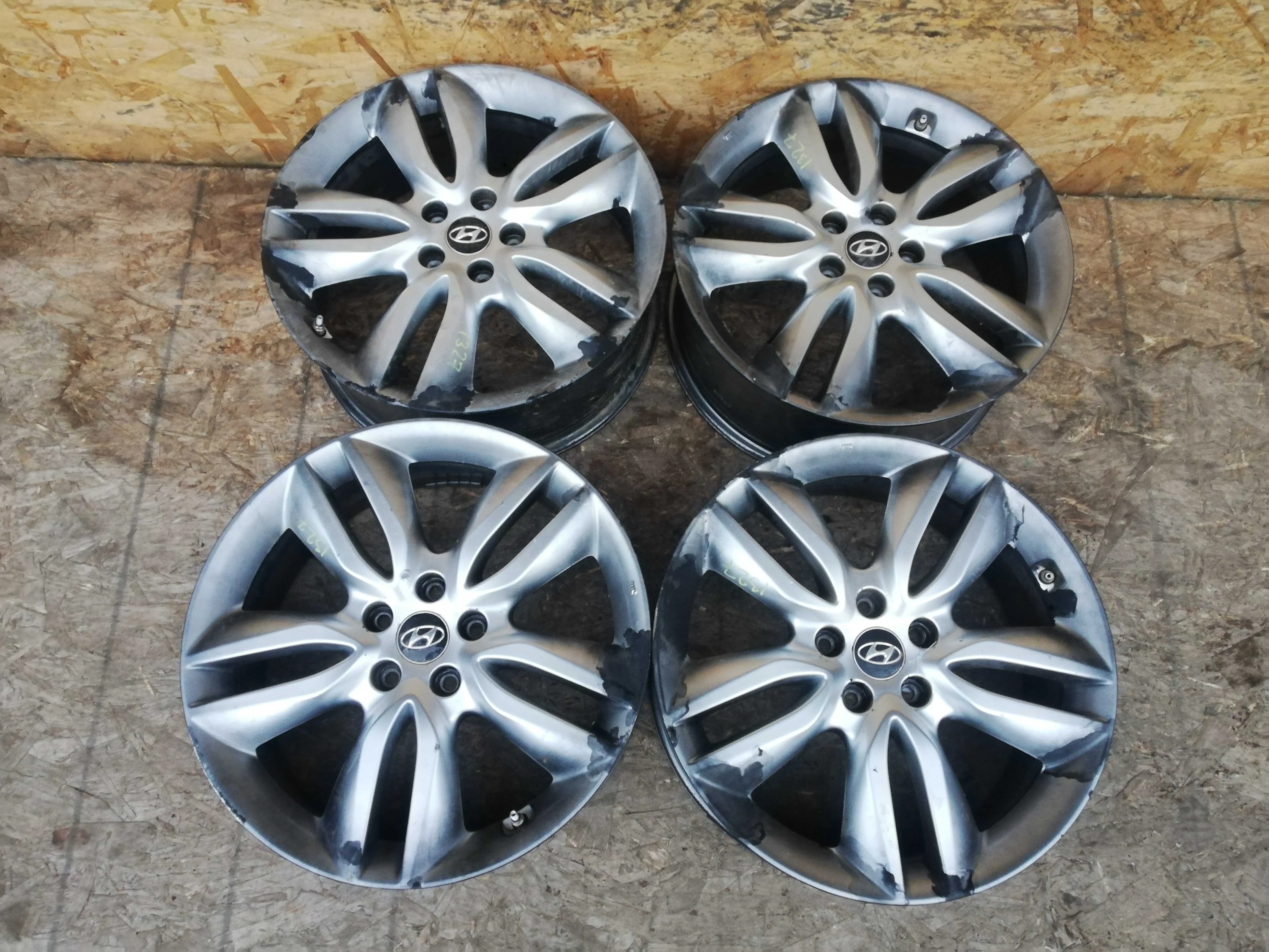 Диск литой Hyundai Santa Fe III (DM) 2012 - 2016 бензин 2.0 Автомат