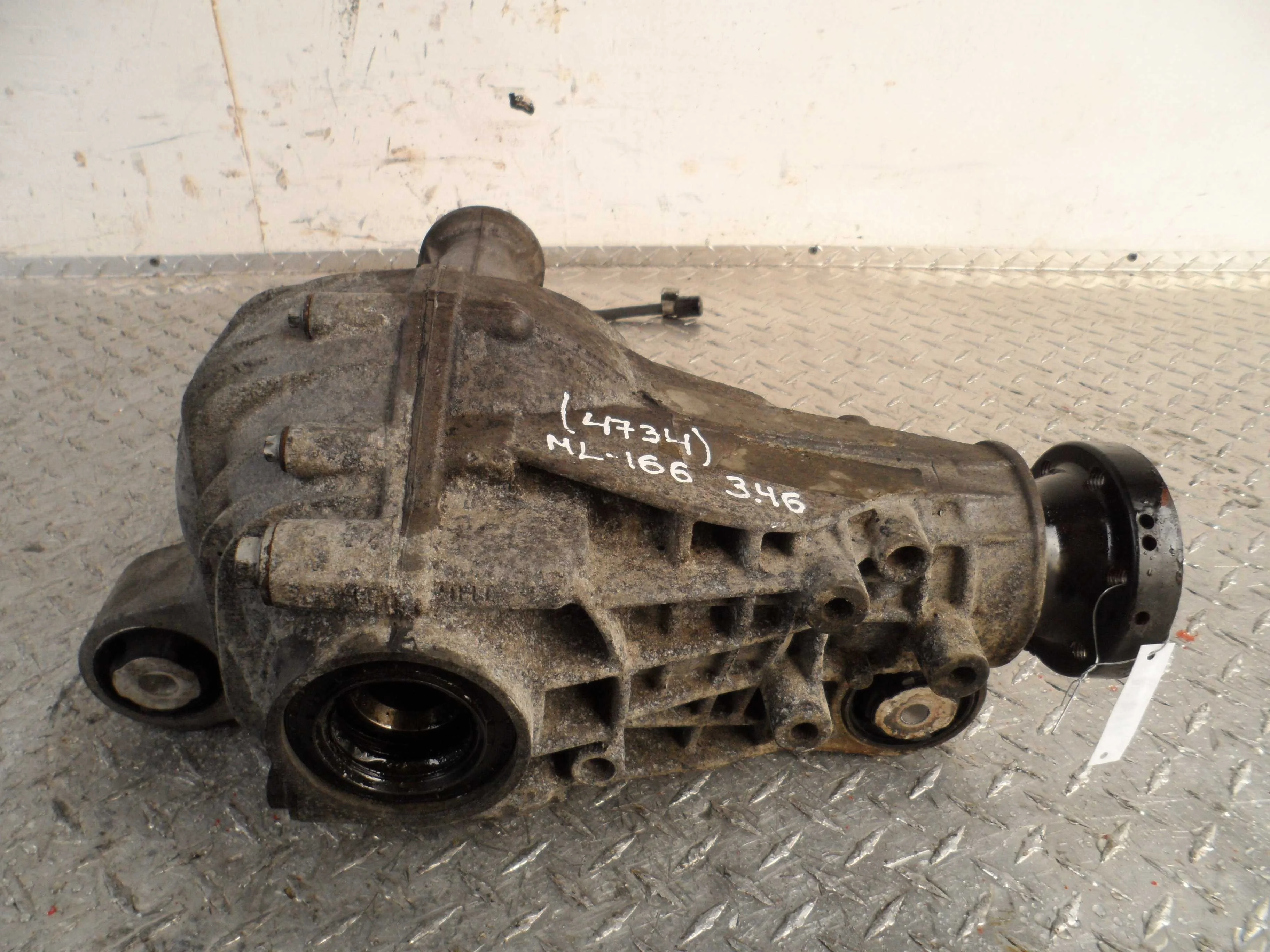 Редуктор передний Mercedes M-klasse (W166) 2011 - 2015 бензин 4.7 Автомат