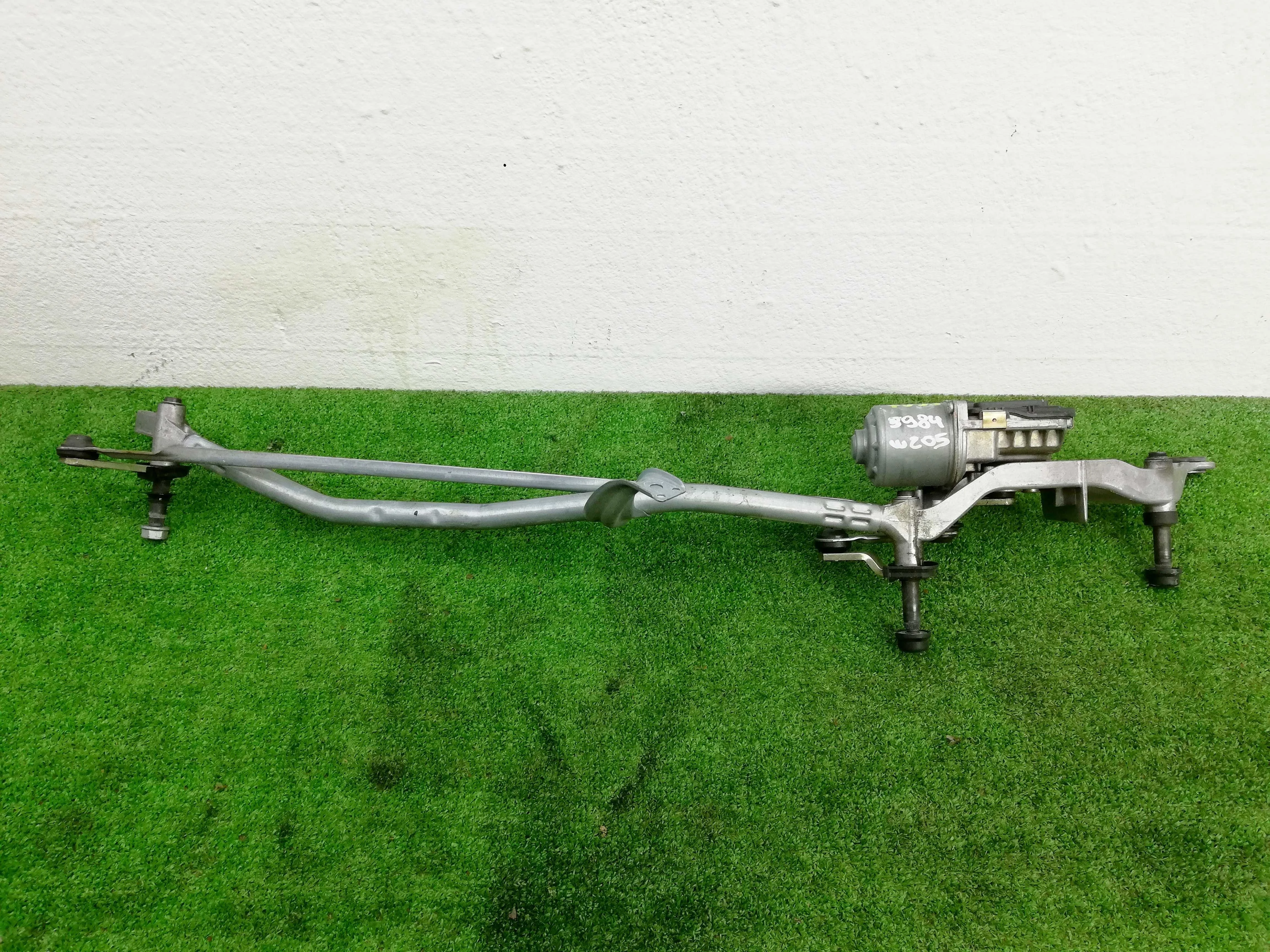 Трапеция дворников Mercedes C-klasse (W205)Рестайлинг 2018 - 2021 бензин 2.0 Автомат