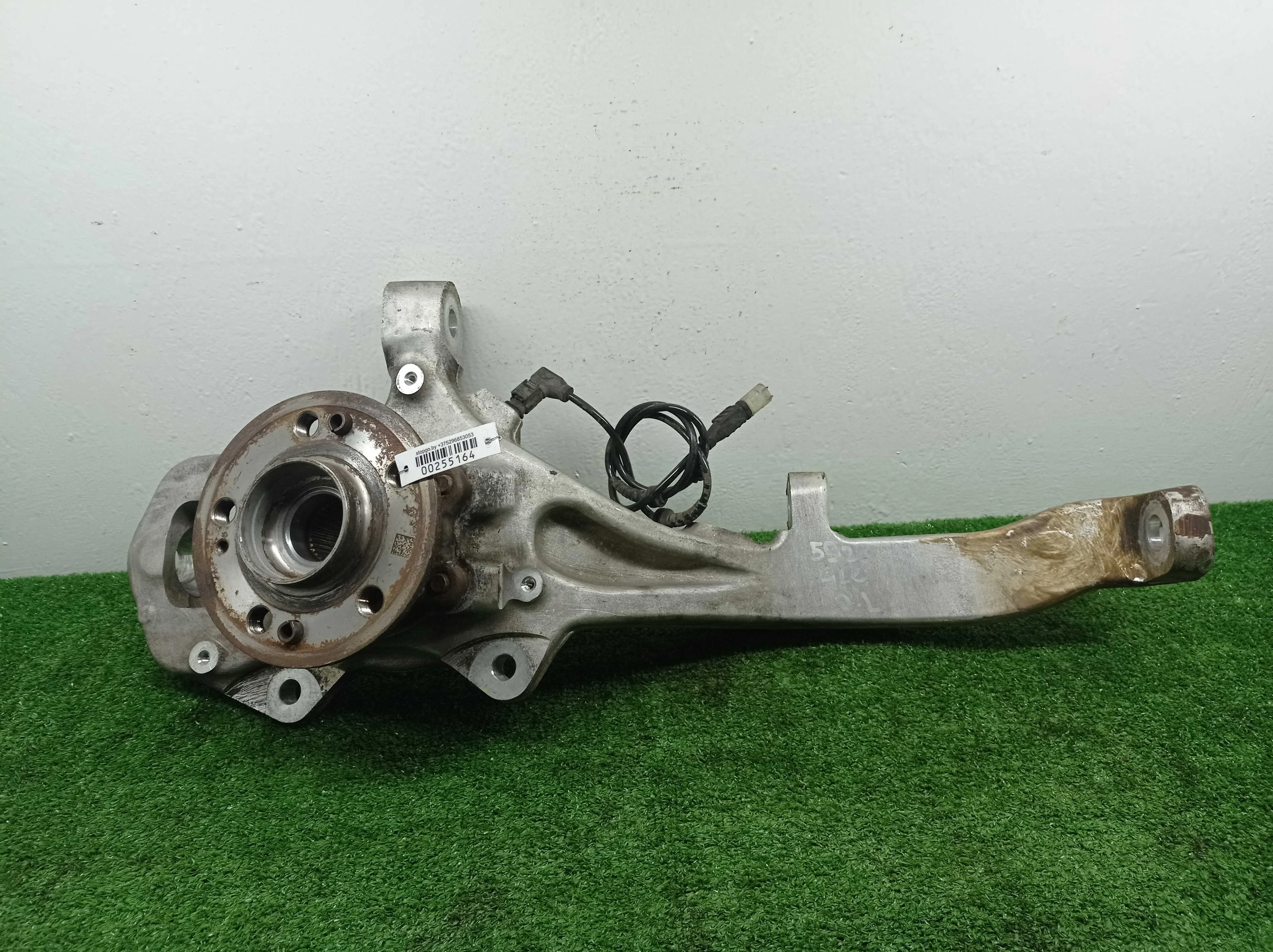 Кулак поворотный левый Mercedes GLE (W167) 2019 - наст. время бензин 3.0 Автомат