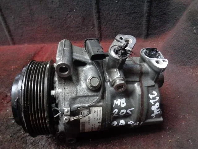 Компрессор кондиционера Mercedes C-Klasse (W205) 2014 - 2018 бензин 2.0 Автомат