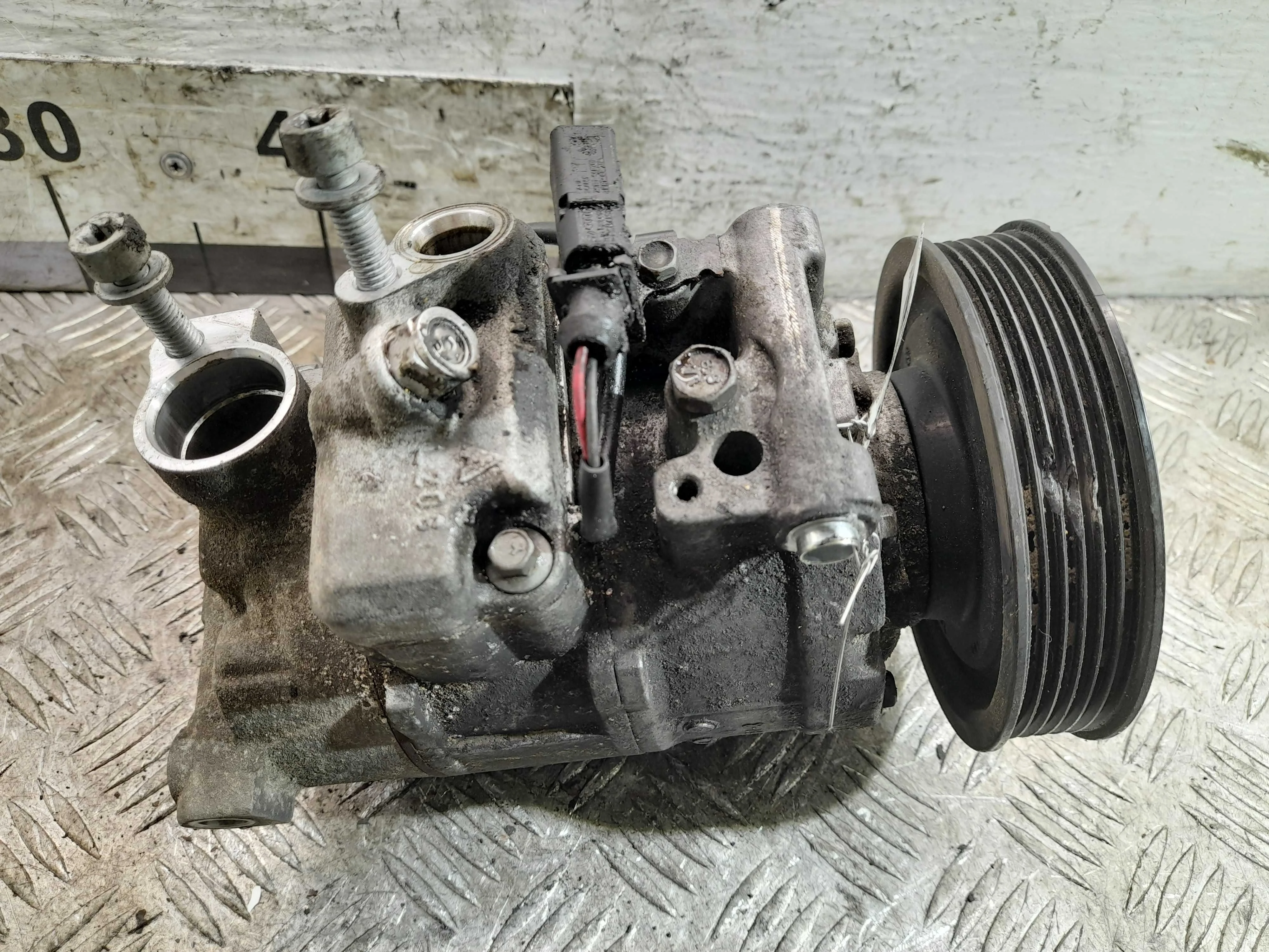 Компрессор кондиционера Audi Q5 (8R) 2008 - 2012 бензин 3.2 Автомат