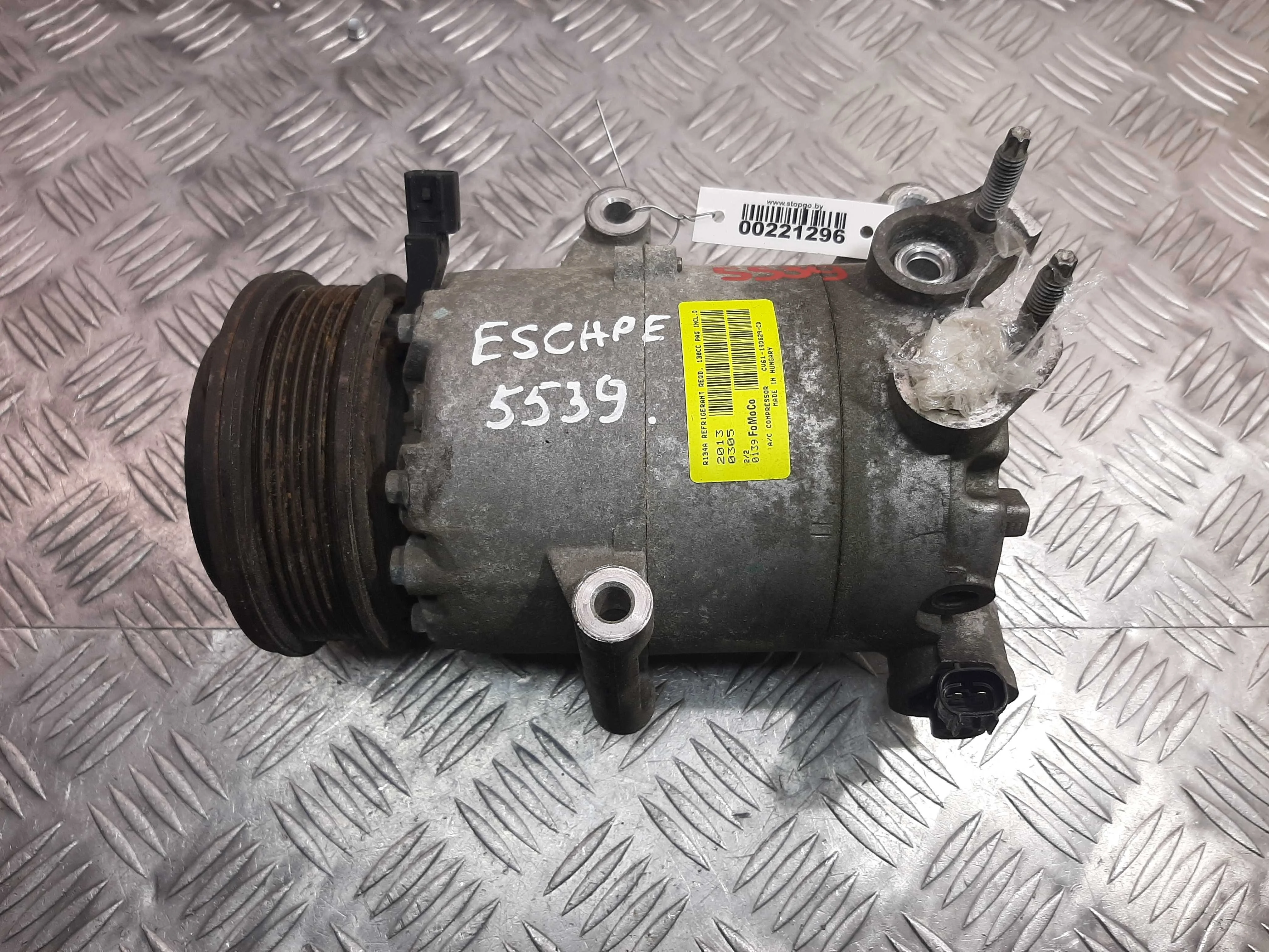 Компрессор кондиционера Ford Escape III 2012 - 2016 бензин 1.6 Автомат