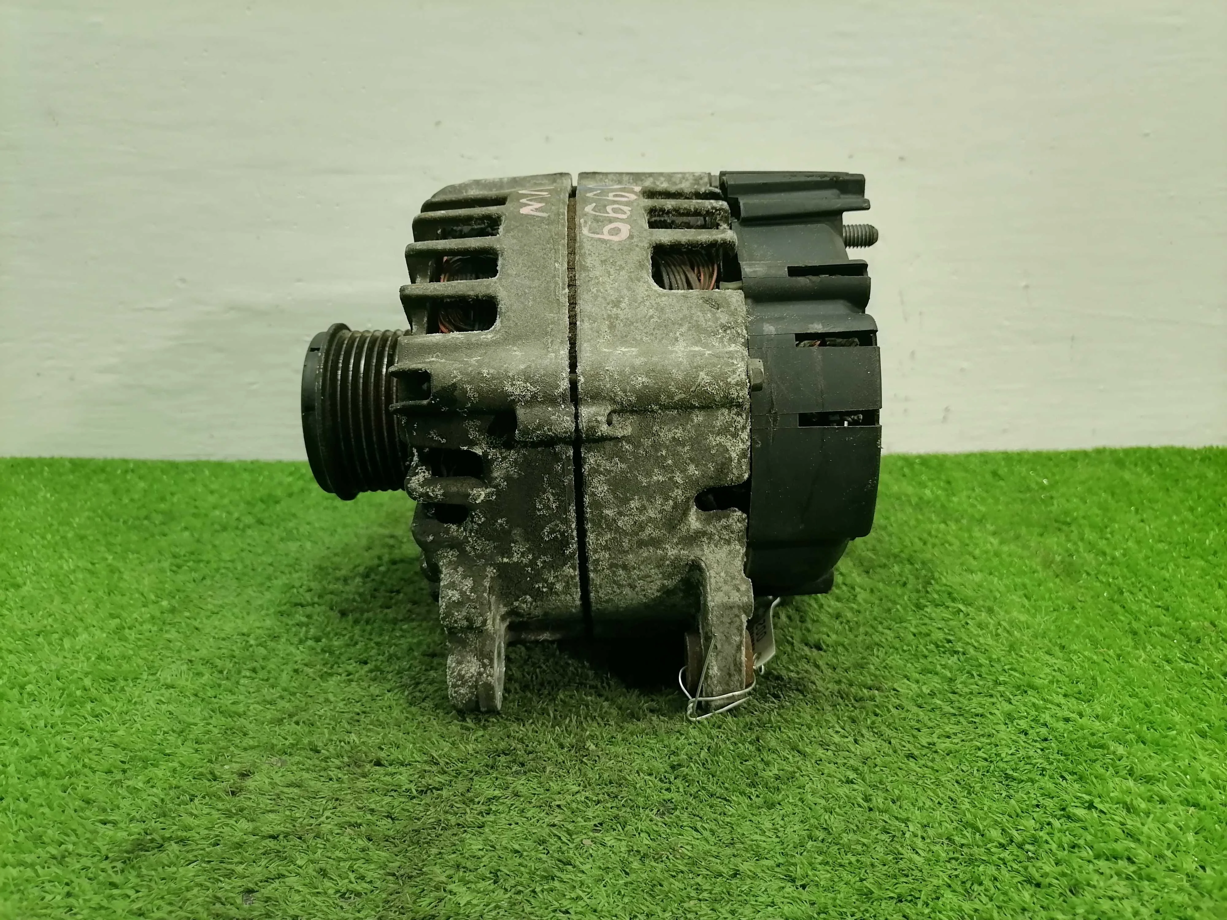 Генератор Volkswagen Touareg II (7P) 2010 - 2014 бензин 3.6 Автомат