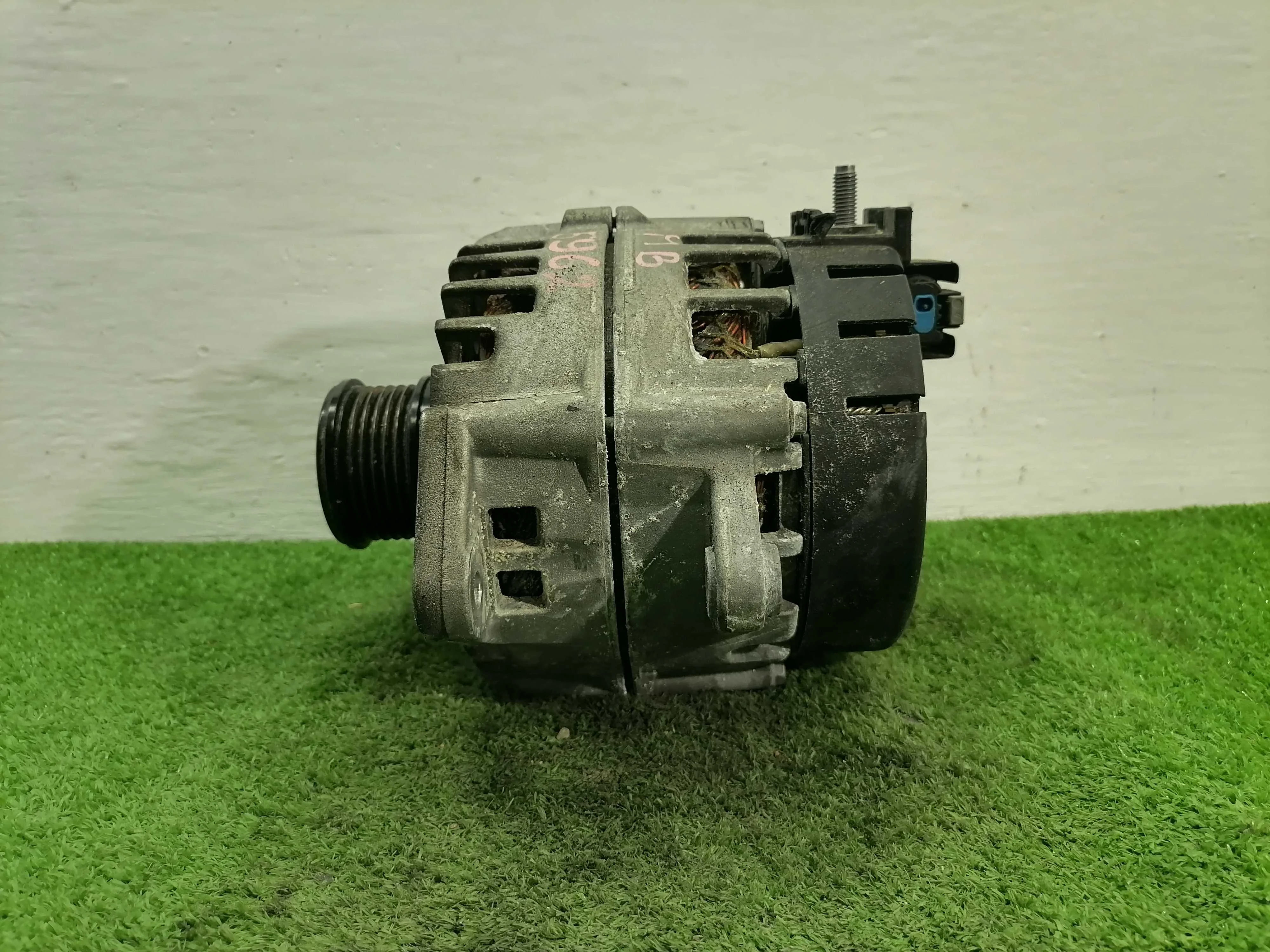 Генератор Mercedes C-klasse (W205)Рестайлинг 2018 - 2021 бензин 2.0 Автомат