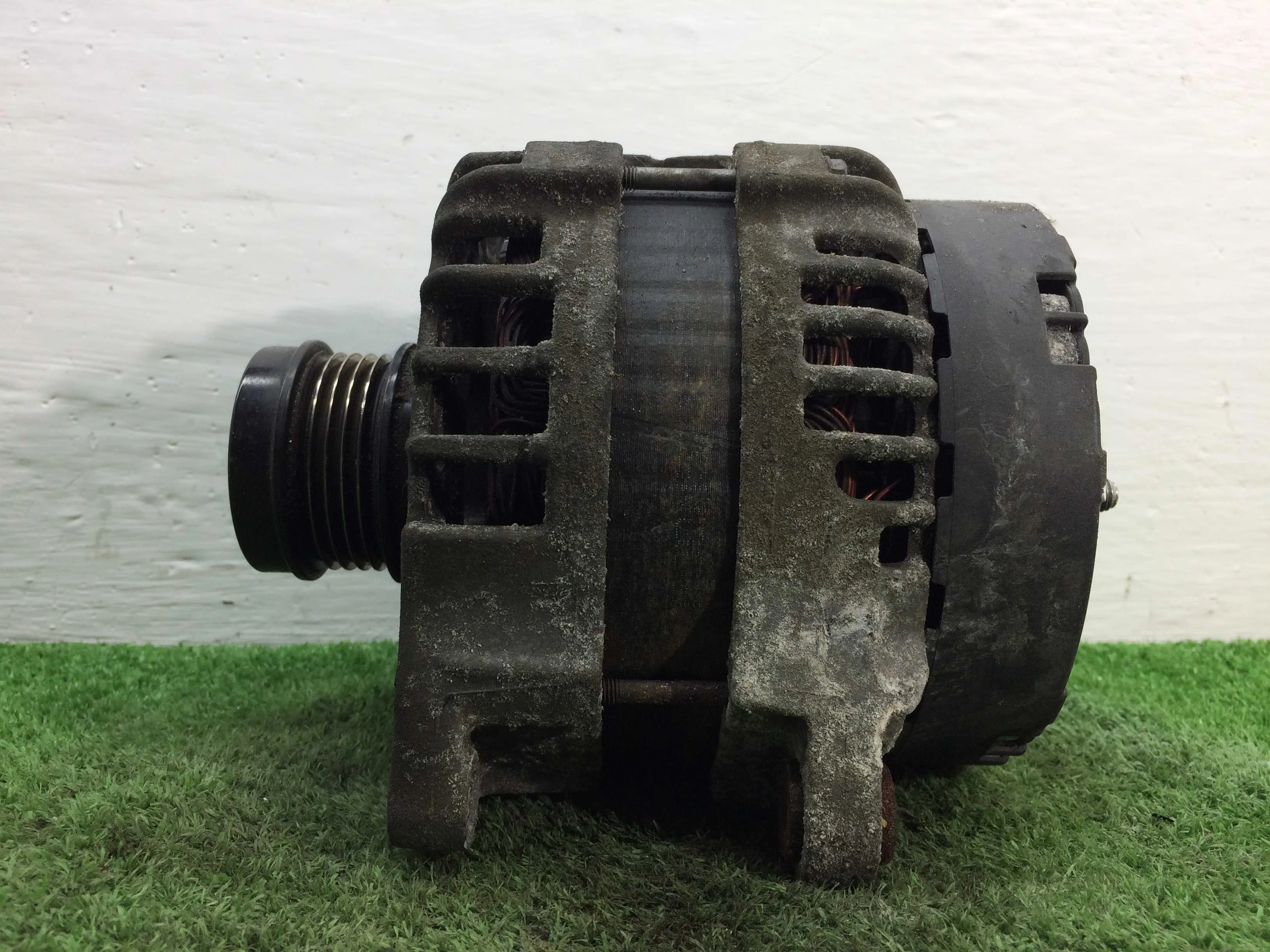 Генератор Mercedes CLA (C117) 2013 - 2016 бензин 2.0 Автомат