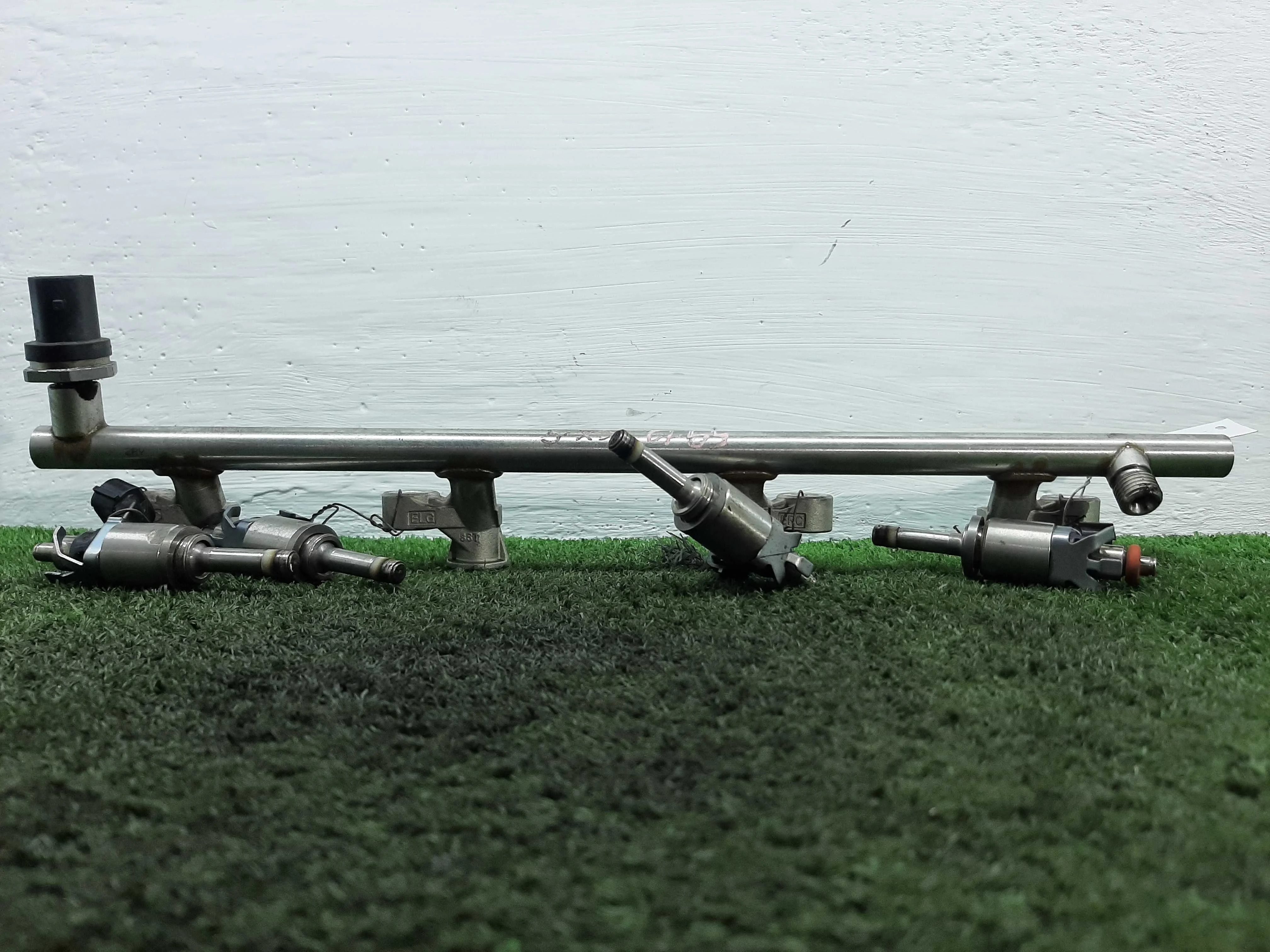 Топливная рампа Mazda CX9 II (TC) 2016 - 2021 бензин 2.5 Автомат