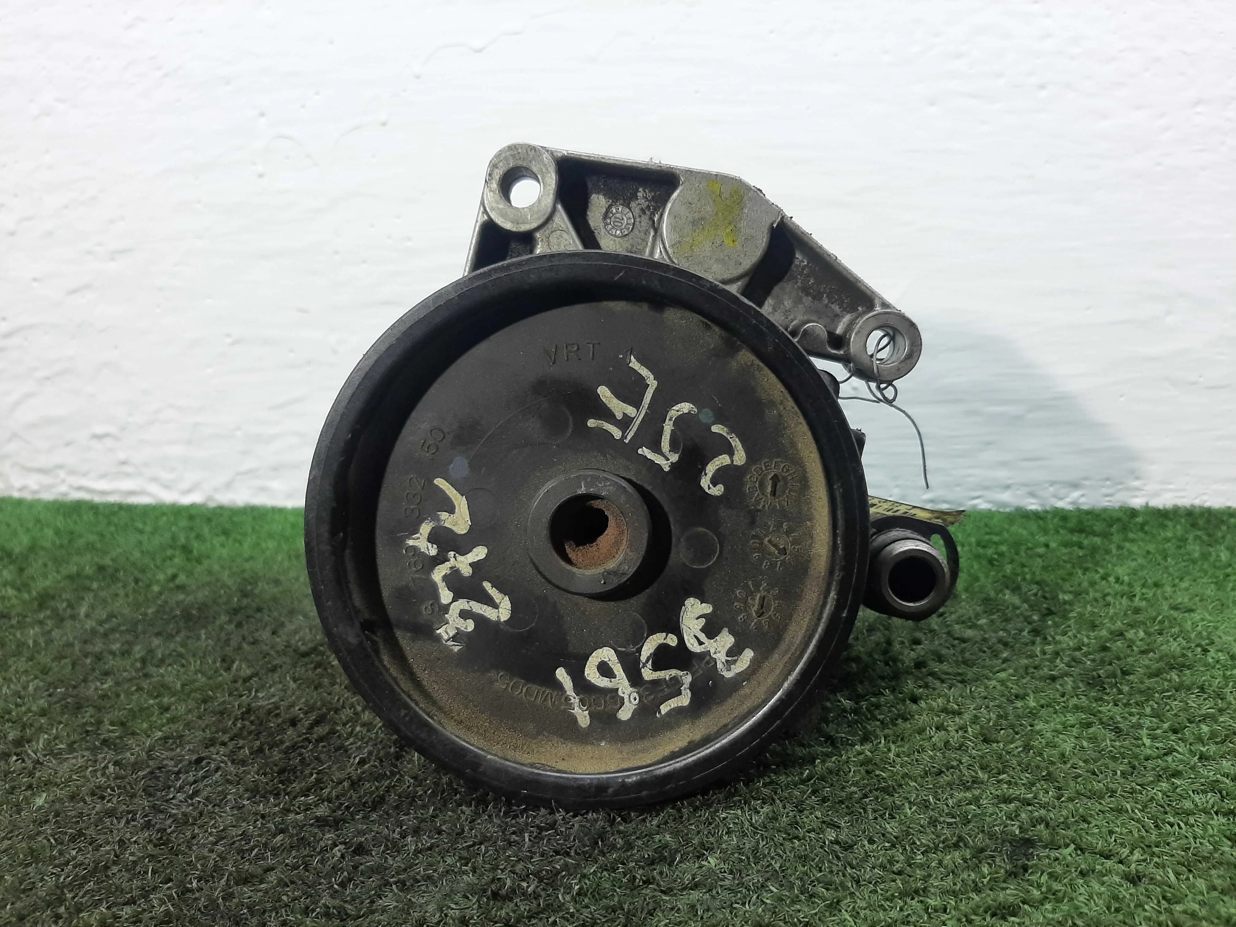 Насос ГУР Mercedes C-klasse (W204)Рестайлинг 2011 - 2014 бензин 2.5 Автомат