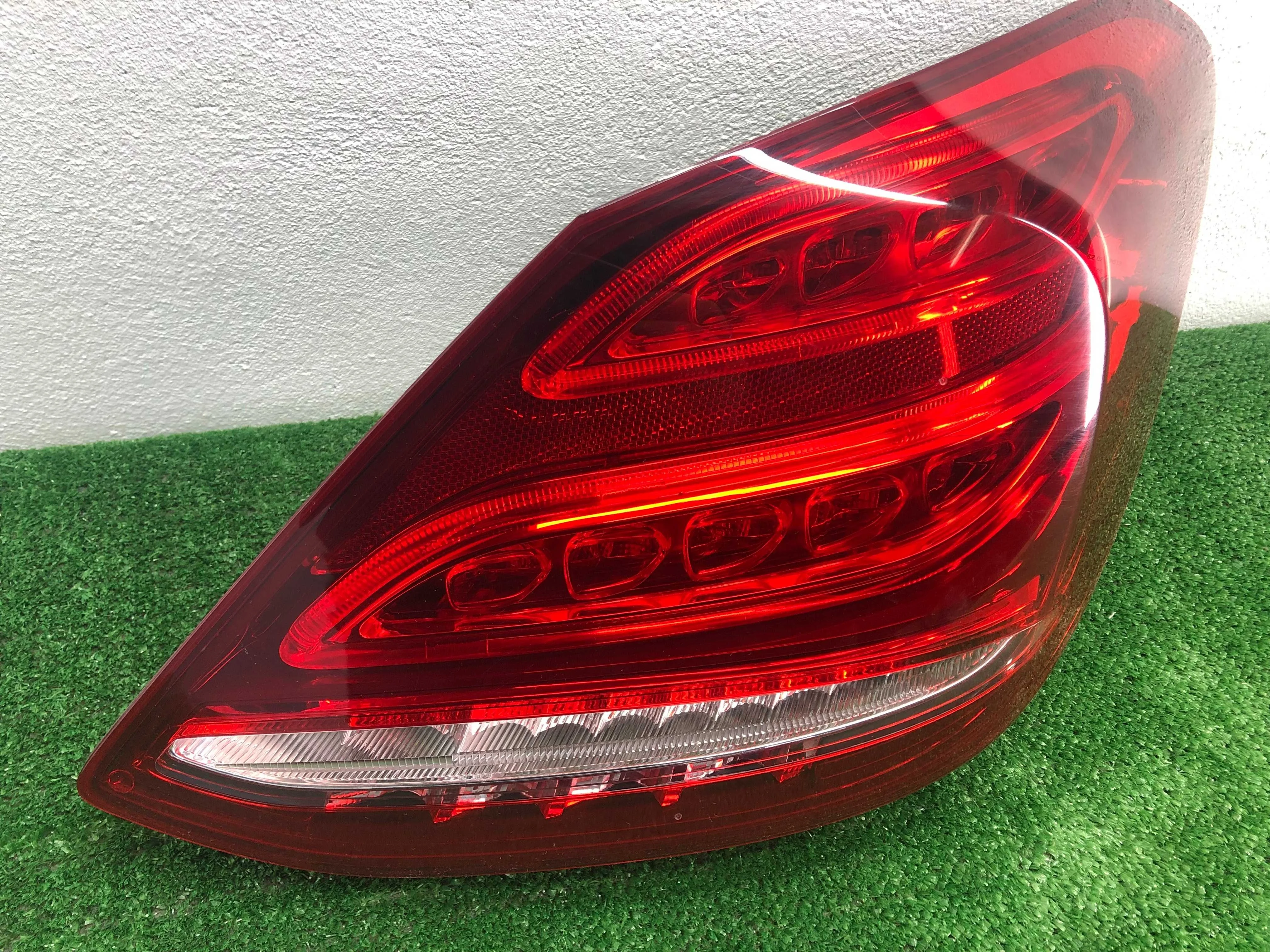 Фонарь крыла правый Mercedes C-Klasse (W205) 2014 - 2018 дизель 2.2 Автомат