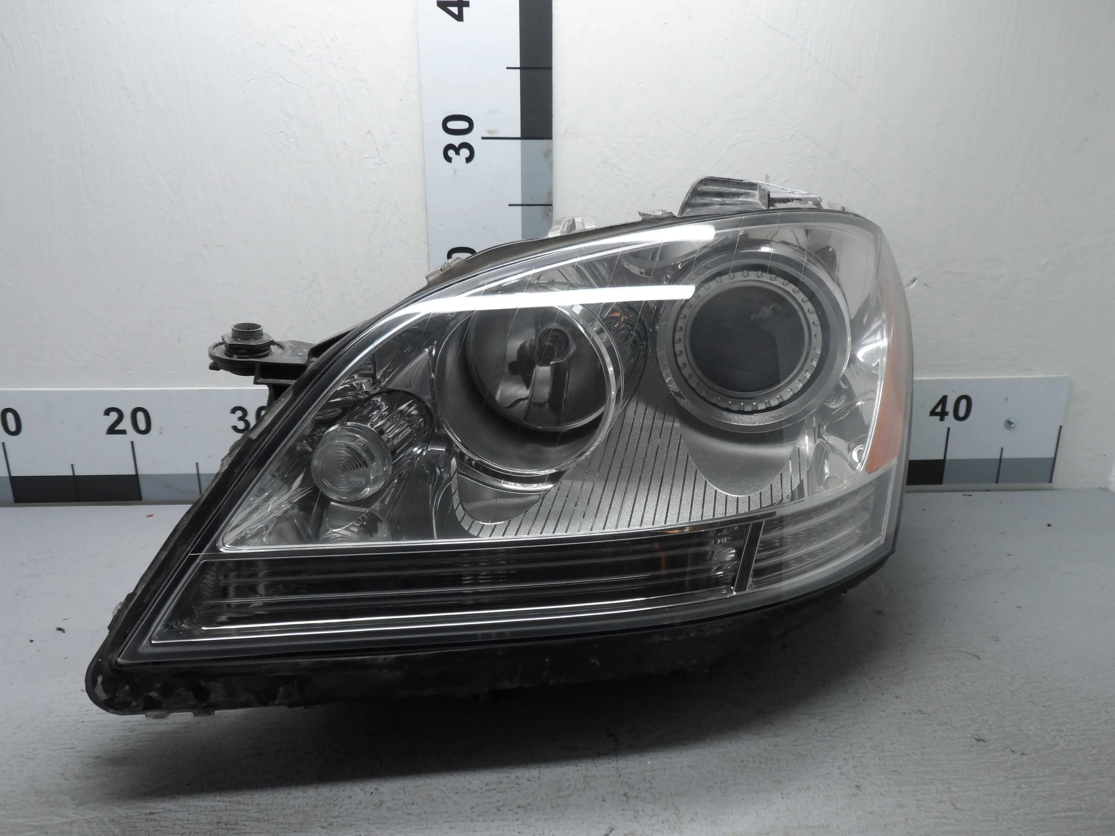 Фара левая Mercedes M-klasse (W164) 2005 - 2008 дизель 3.0 Автомат