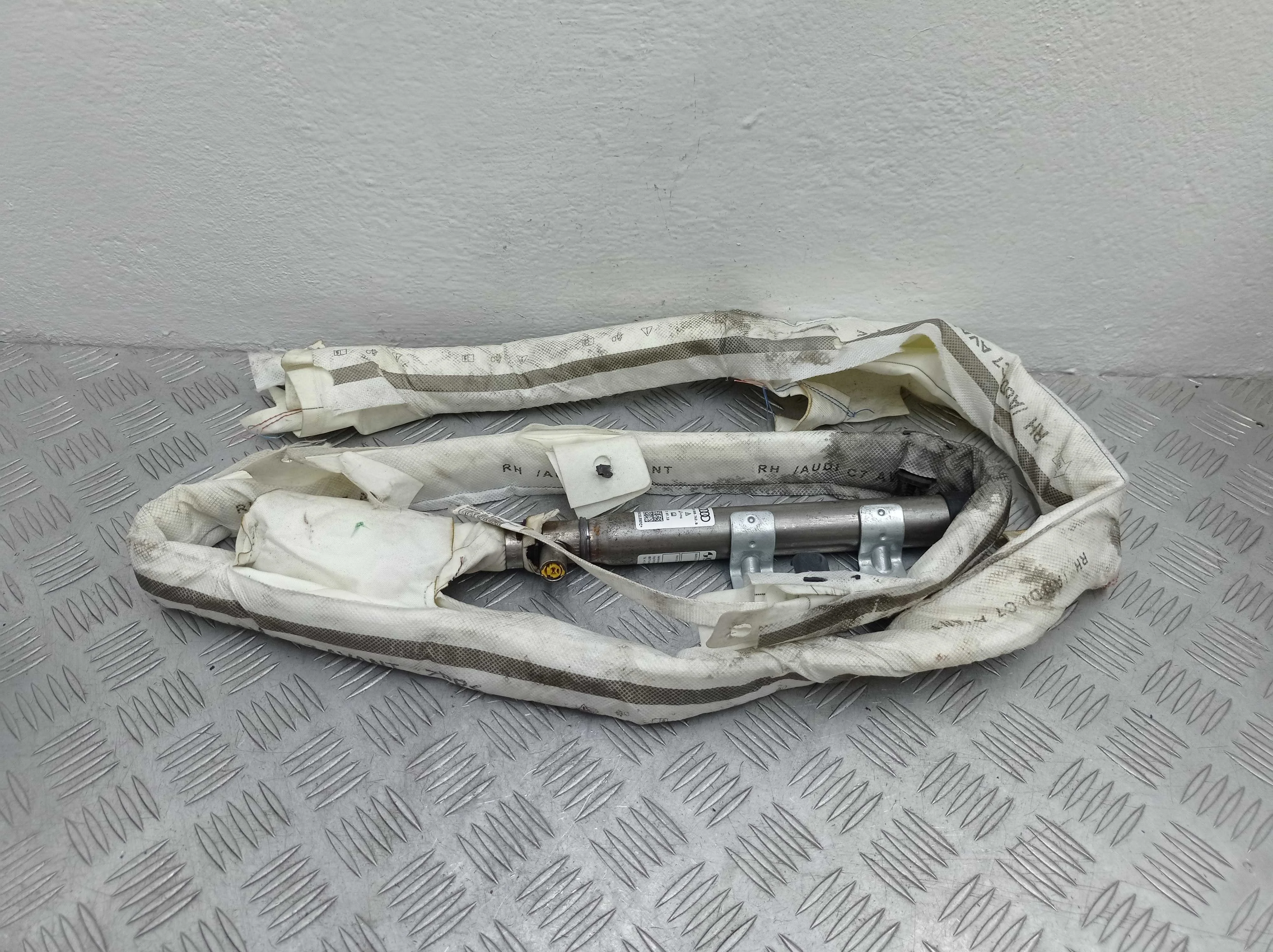 Подушка безопасности потолочная правая Audi Allroad C7 (4G5,4GJ) 2012 - 2014 дизель 3.0 Автомат