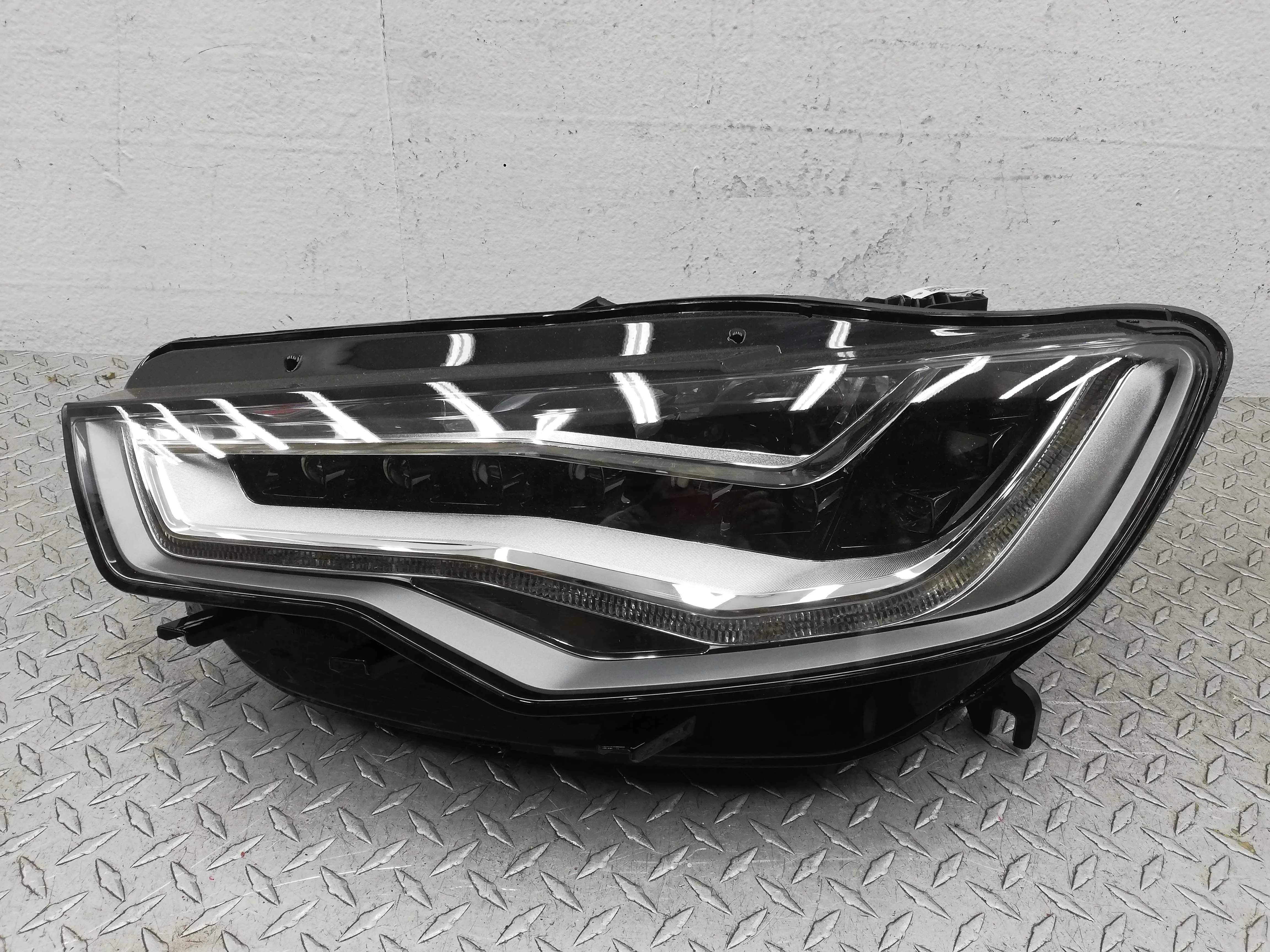 Фара левая Audi Allroad C7 (4G5,4GJ) 2012 - 2014 дизель 3.0 Автомат