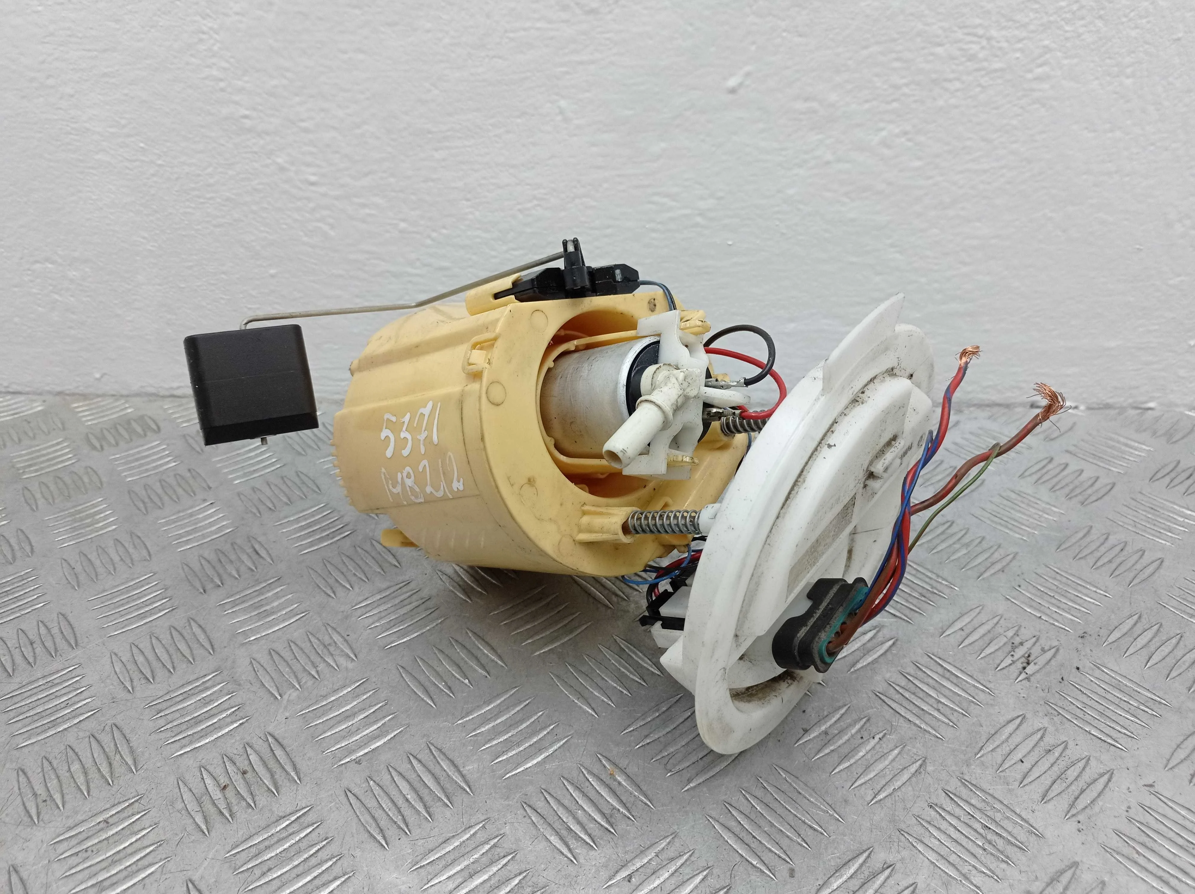 Насос топливный Mercedes E-klasse (W212) Рестайлинг 2013 - 2016 дизель 2.2 Автомат