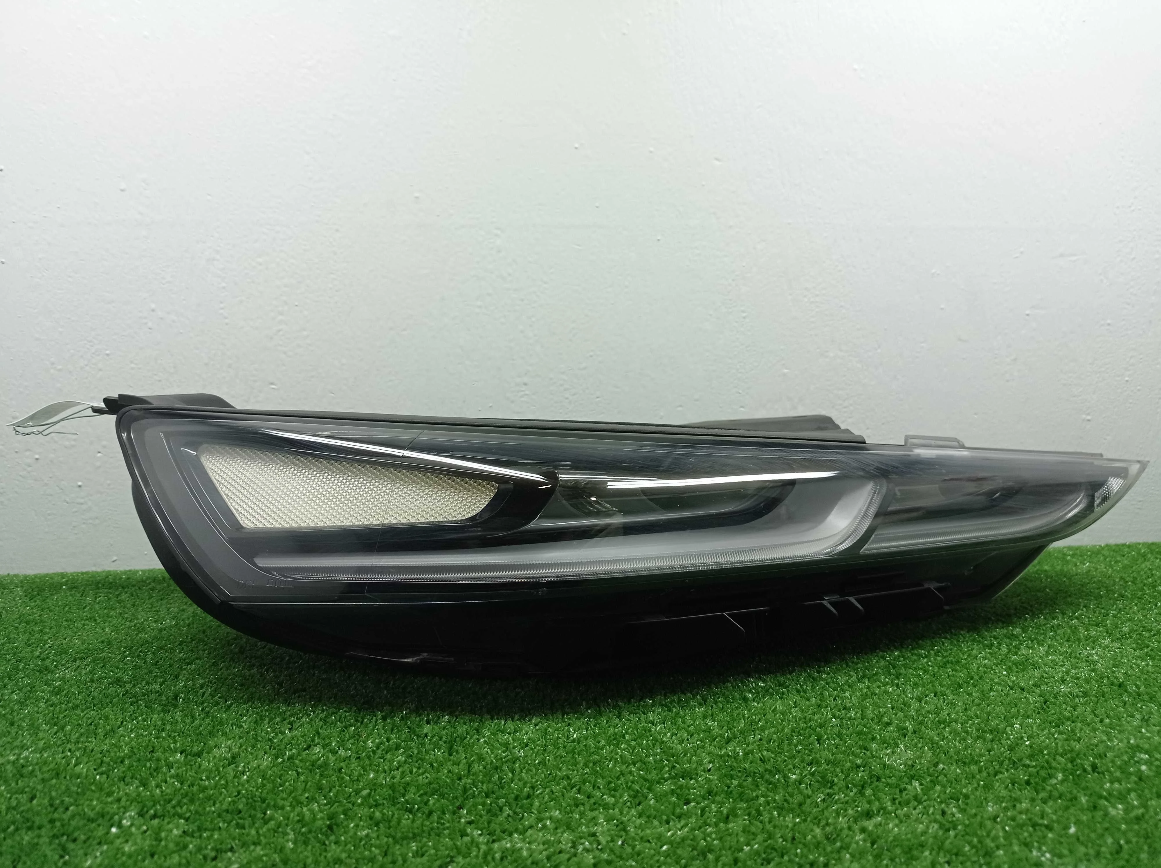 Фара правая Hyundai Santa Fe IV (TM)  2018 - 2021 дизель 2.2 Автомат