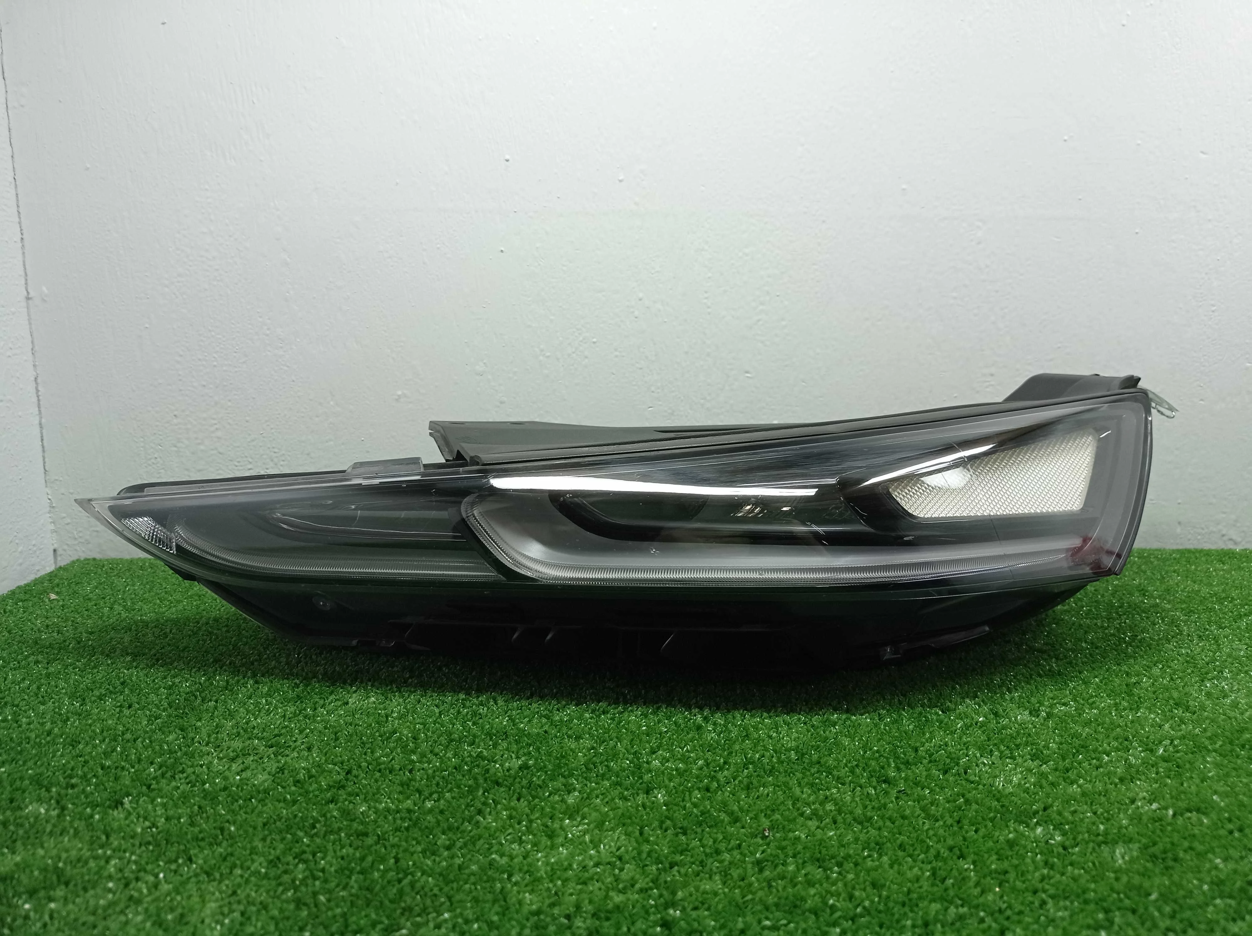 Фара левая Hyundai Santa Fe IV (TM)  2018 - 2021 дизель 2.2 Автомат