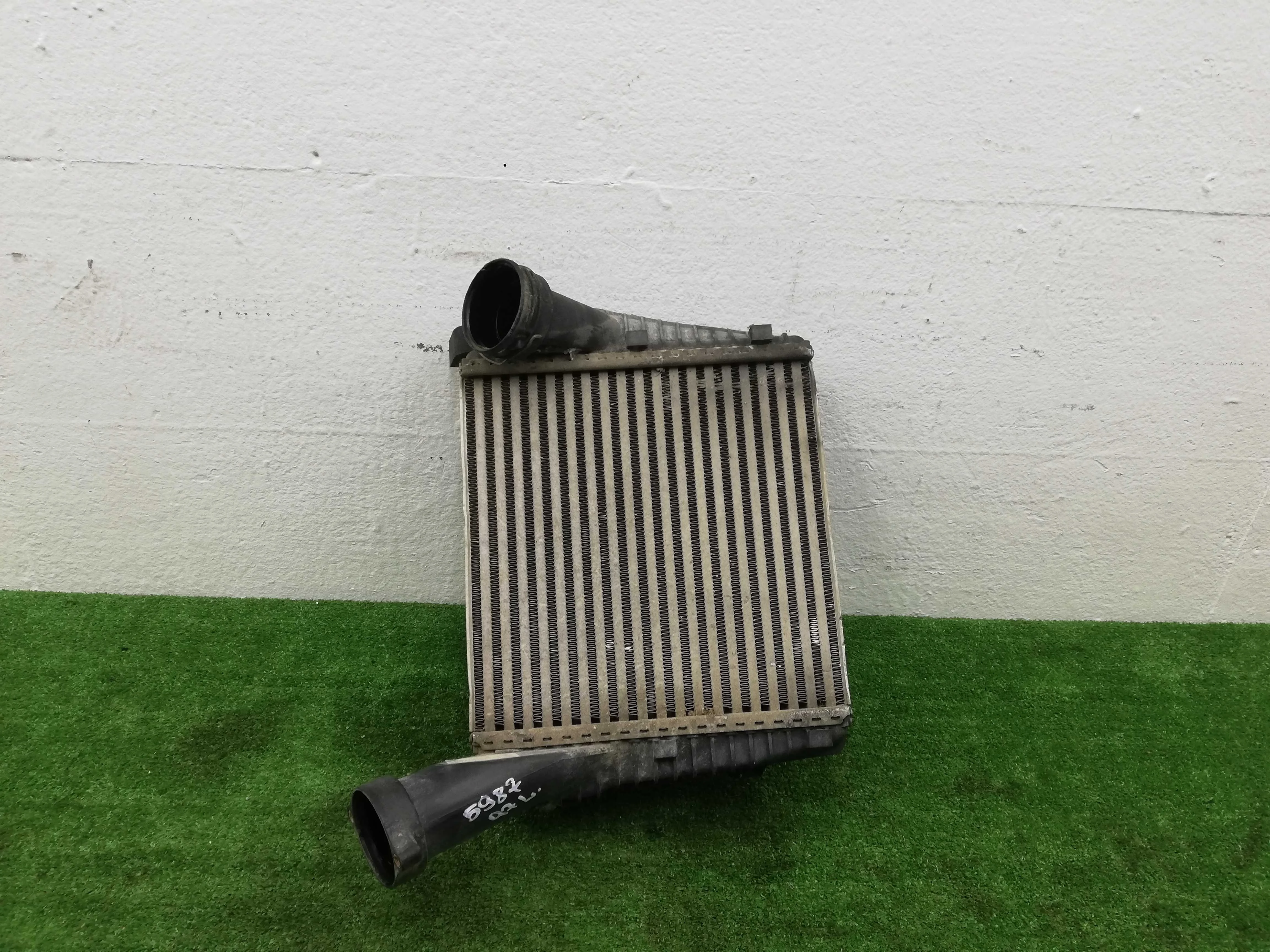 Радиатор интеркулера Audi Q7 (4LB) рестайлинг 2009 - 2015 дизель 3.0 Автомат