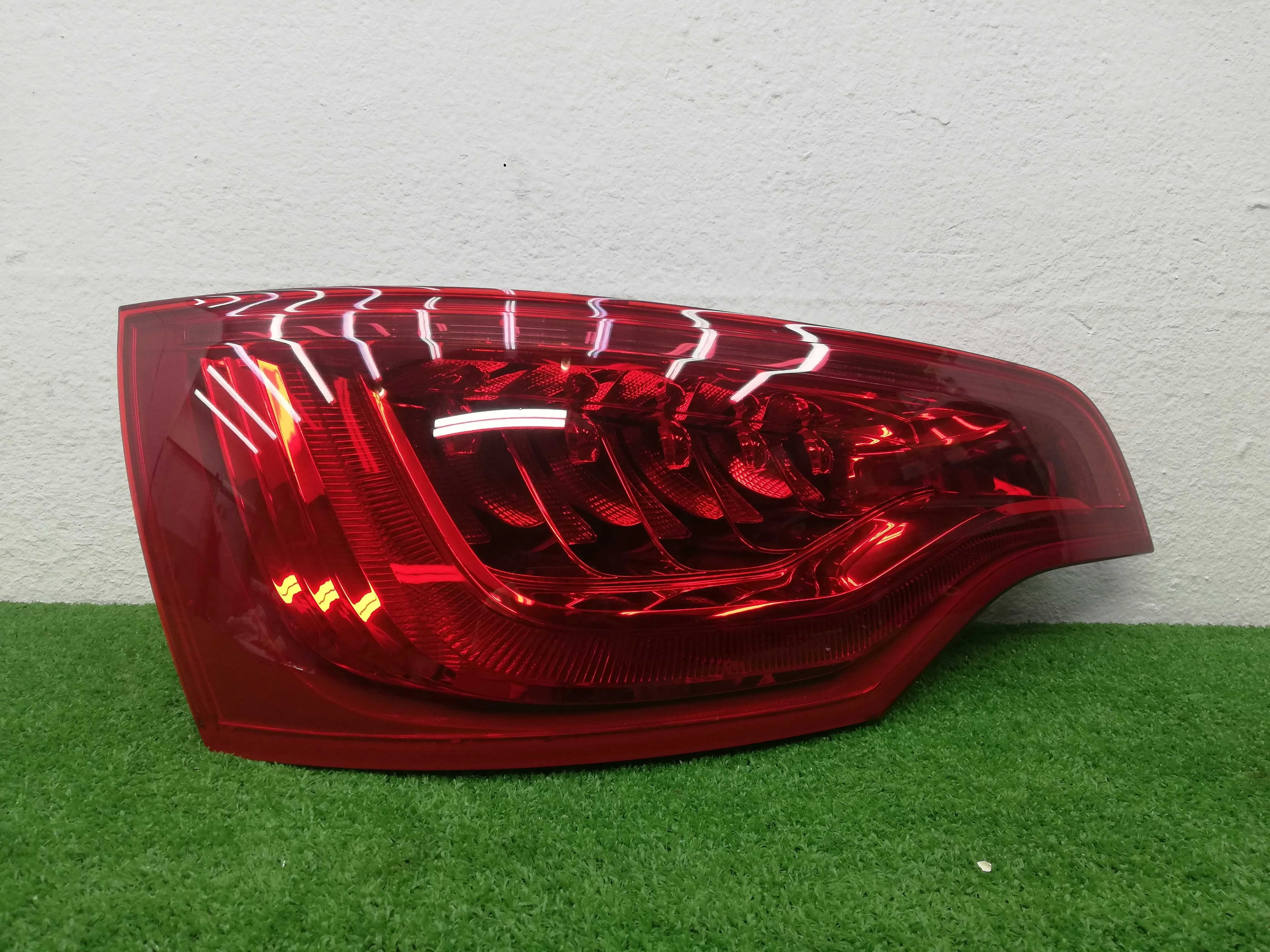 Фонарь крышки левый Audi Q7 (4LB) рестайлинг 2009 - 2015 дизель 3.0 Автомат