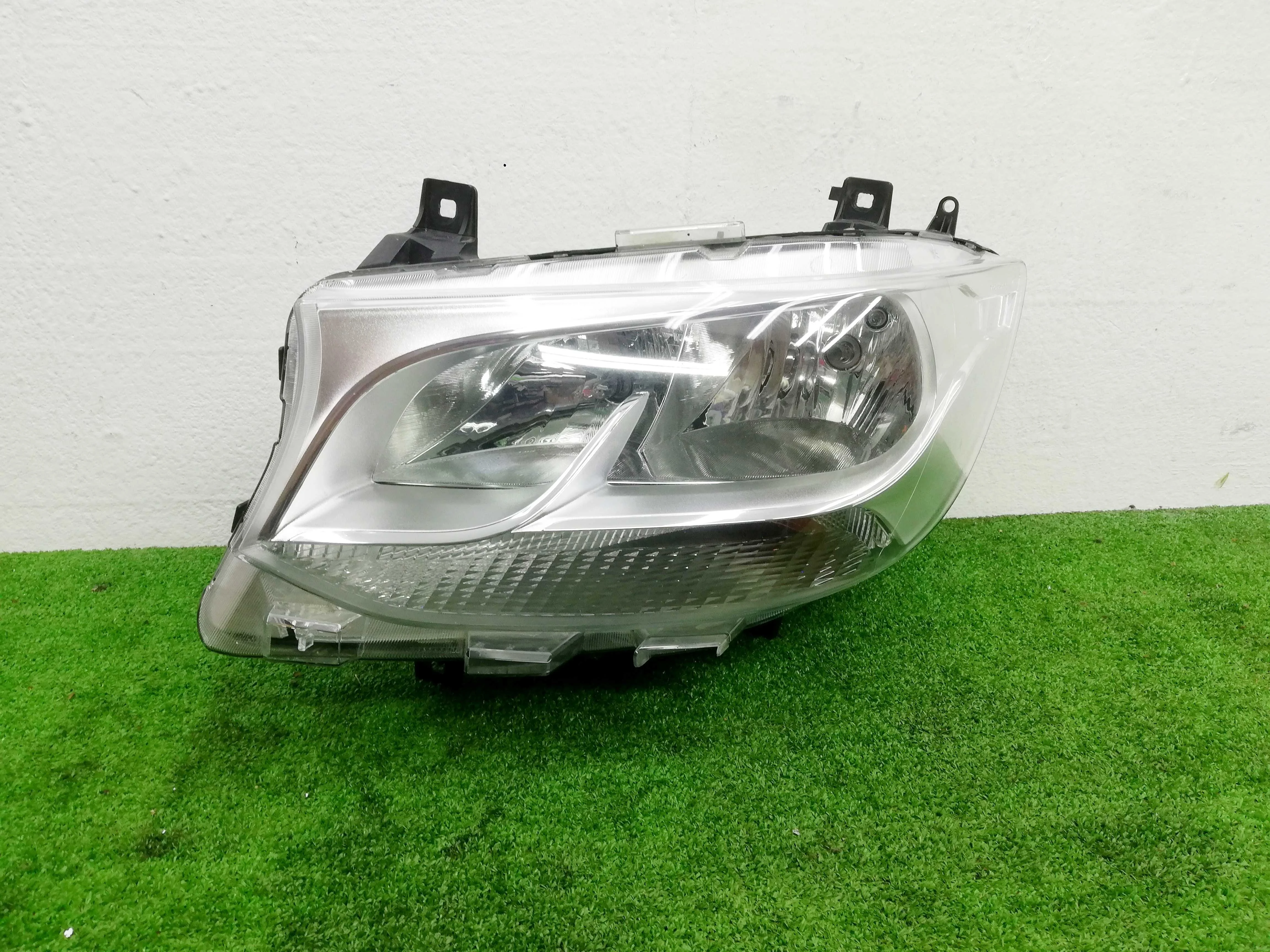 Фара левая Mercedes Sprinter III (w907) 2019 - по наст. время дизель 2.2 Механика