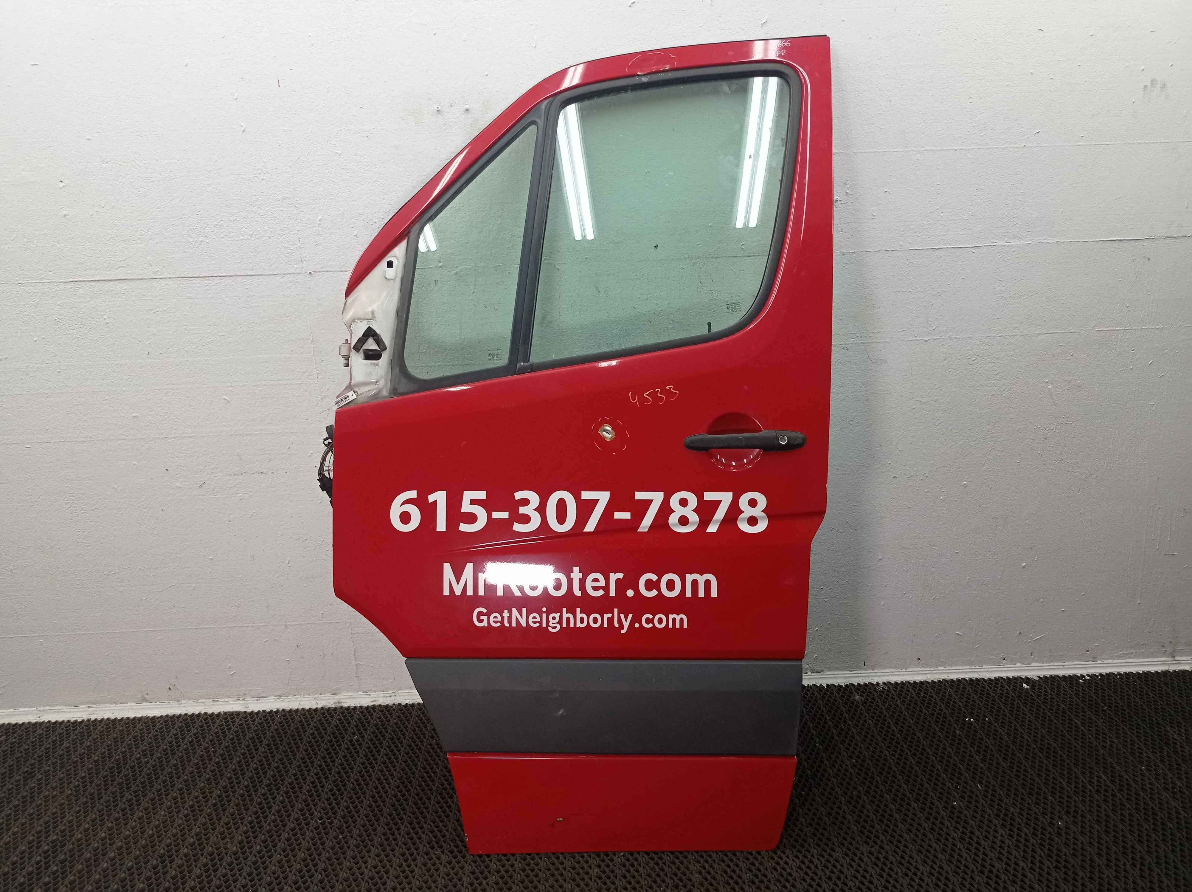 Дверь передняя левая Mercedes Sprinter II (w906) 2006 - 2017 дизель 3.0 Автомат